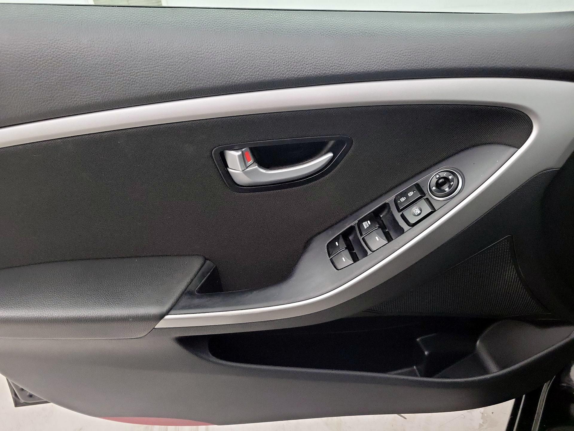 Thumbnail: 2016 Hyundai Elantra - 12