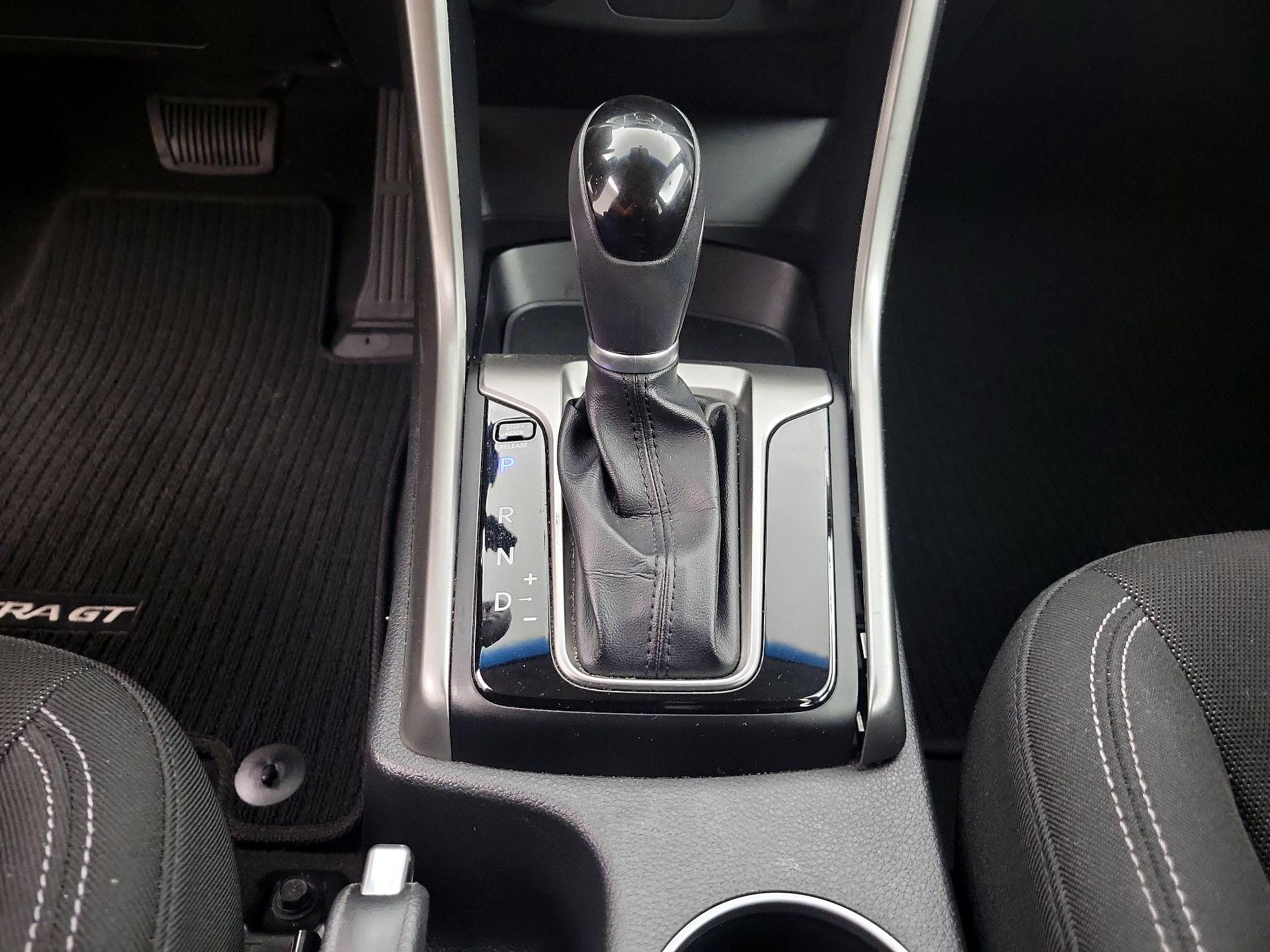 Thumbnail: 2016 Hyundai Elantra - 16