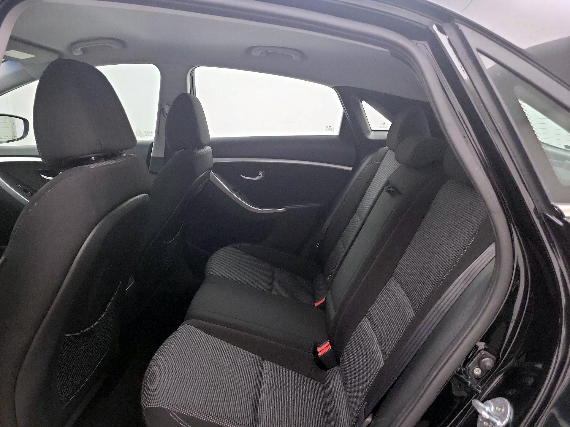 Thumbnail: 2016 Hyundai Elantra - 18