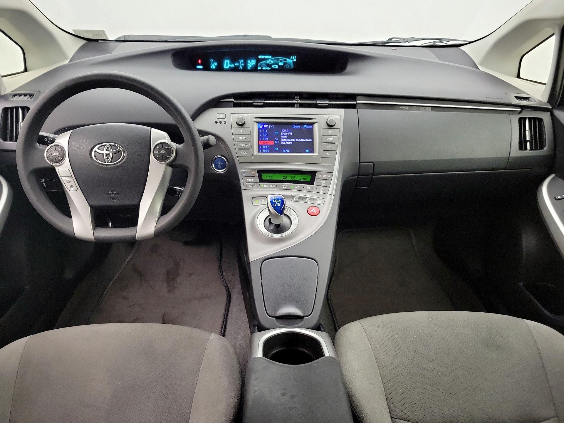 Thumbnail: 2015 Toyota Prius - 9