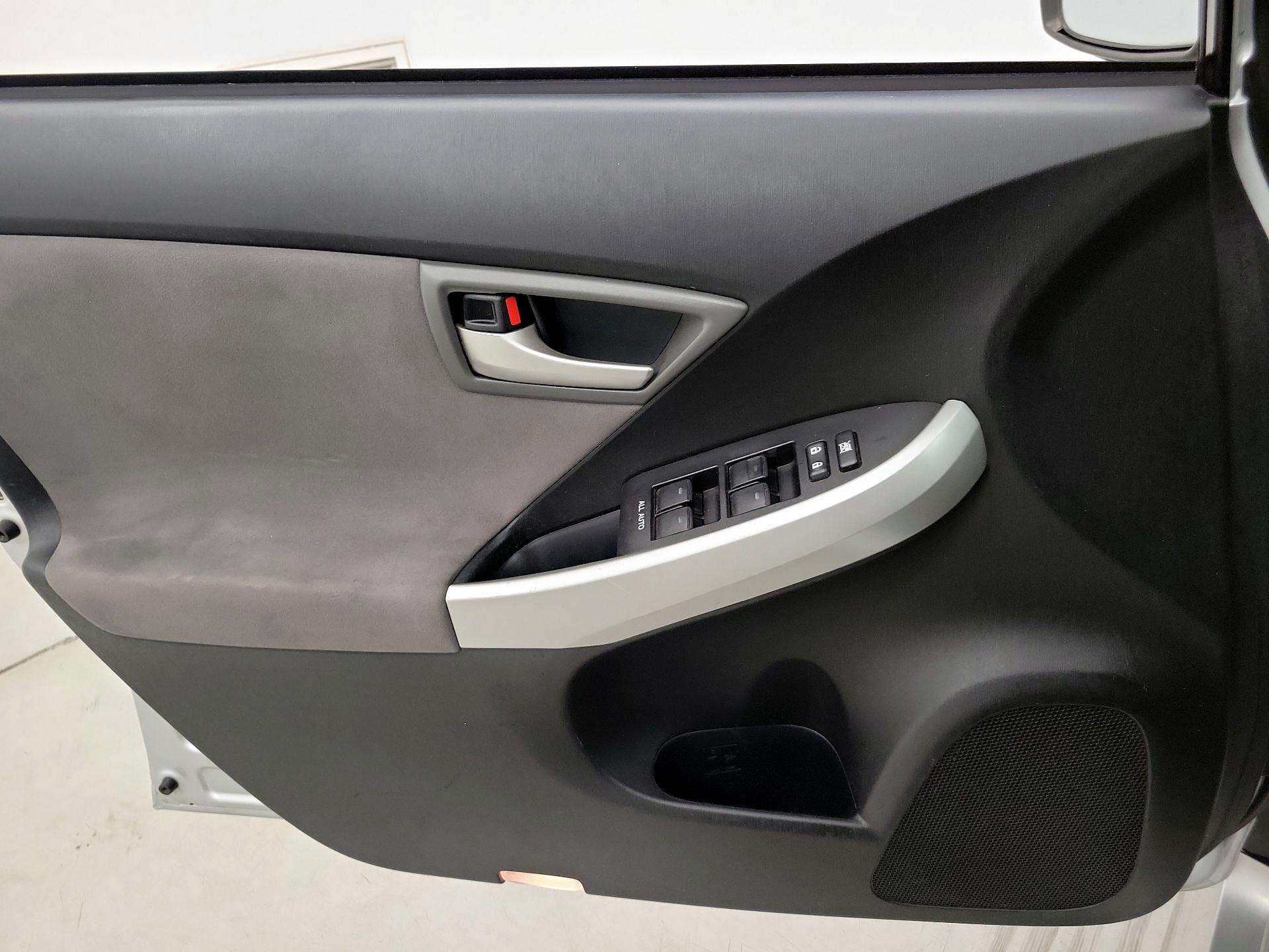 Thumbnail: 2015 Toyota Prius - 12