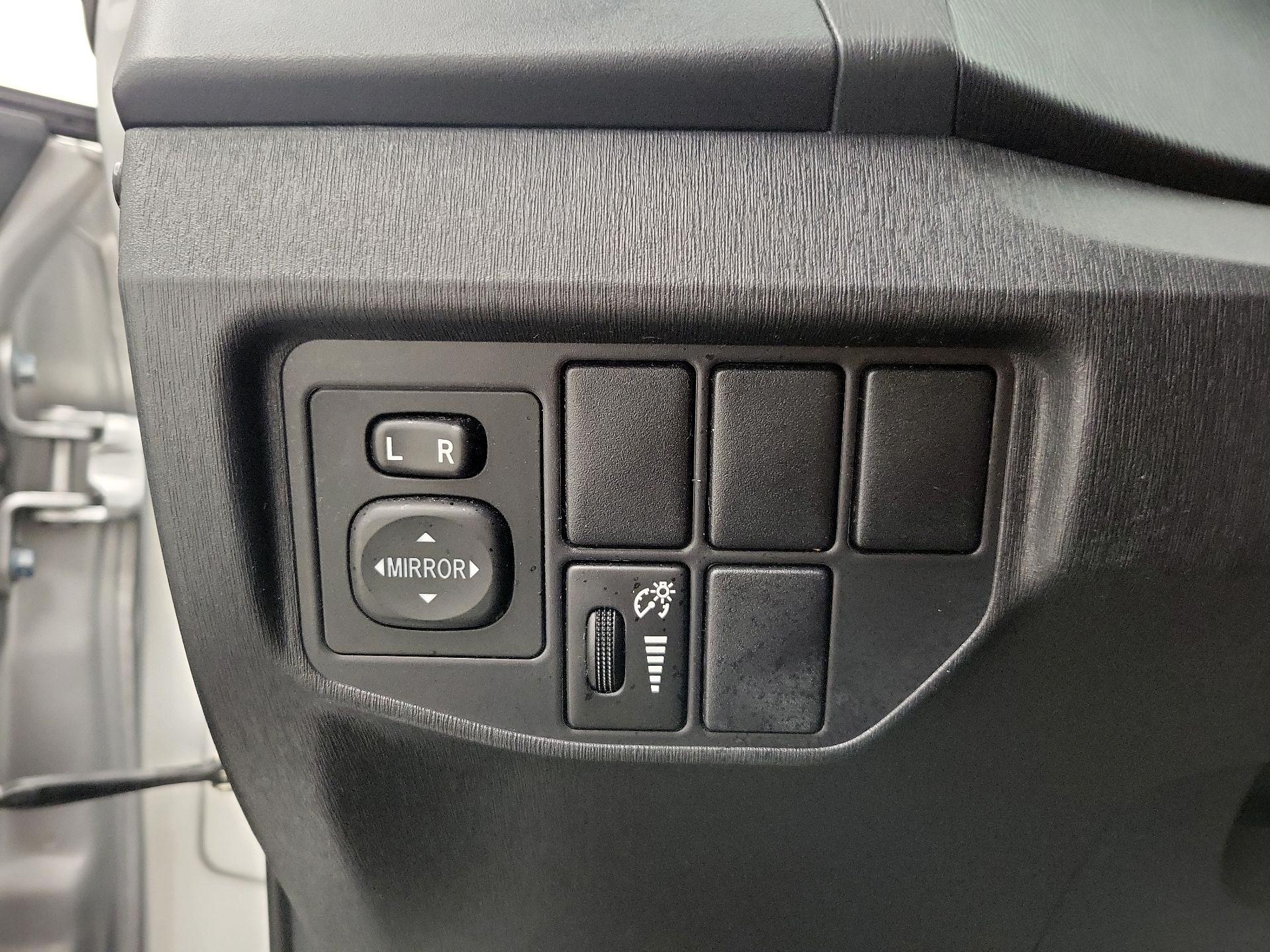 Thumbnail: 2015 Toyota Prius - 13