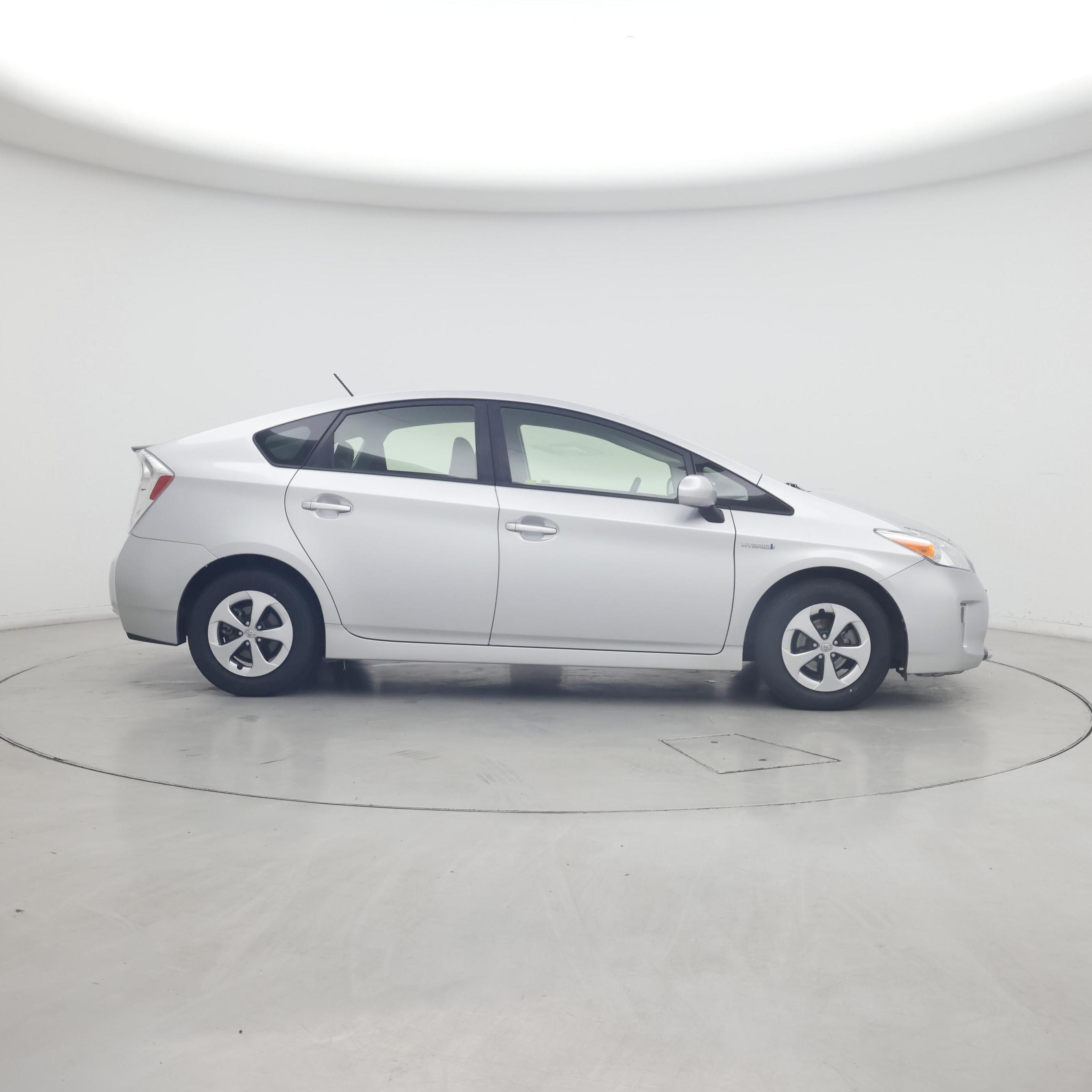 Thumbnail: 2015 Toyota Prius - 7