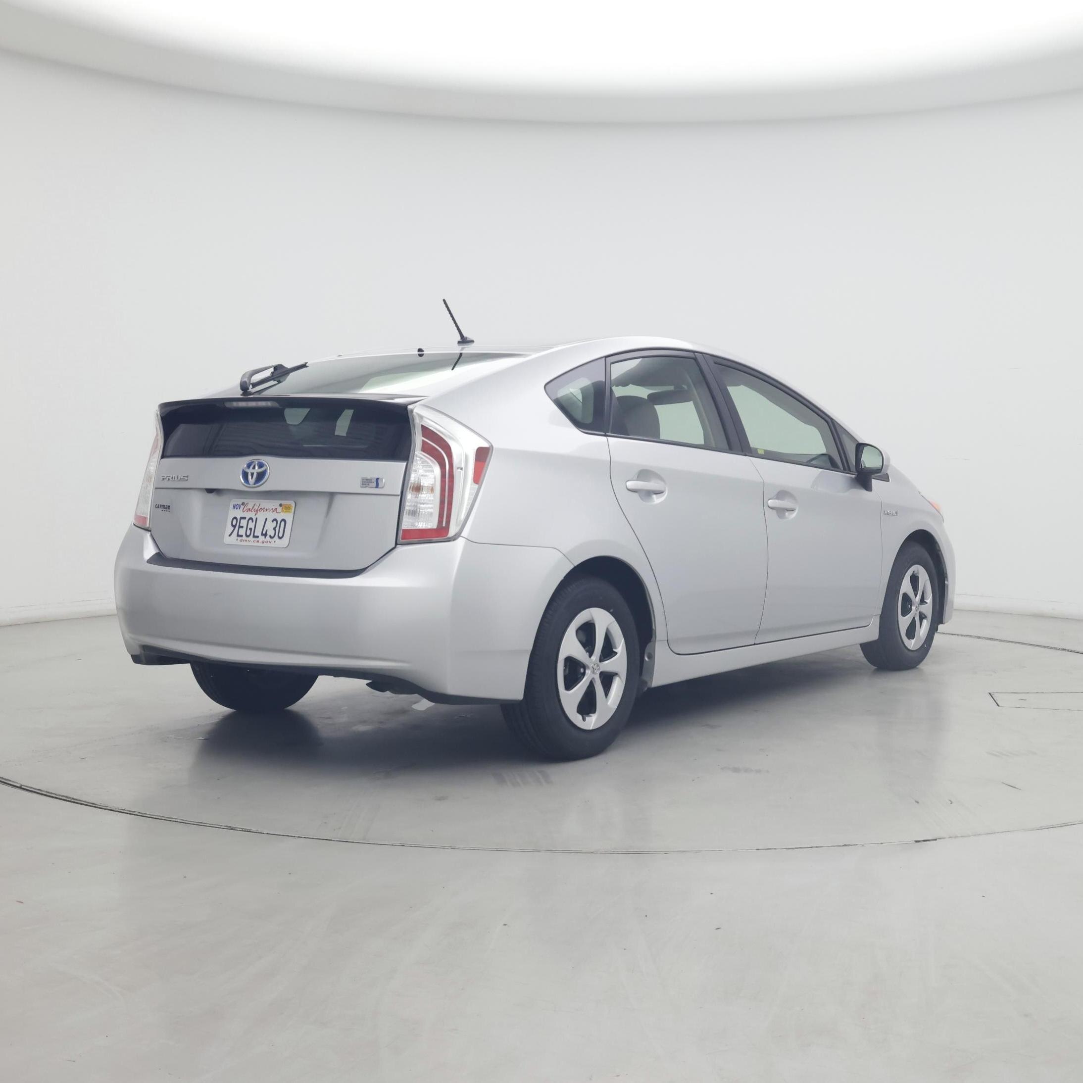 Thumbnail: 2015 Toyota Prius - 8