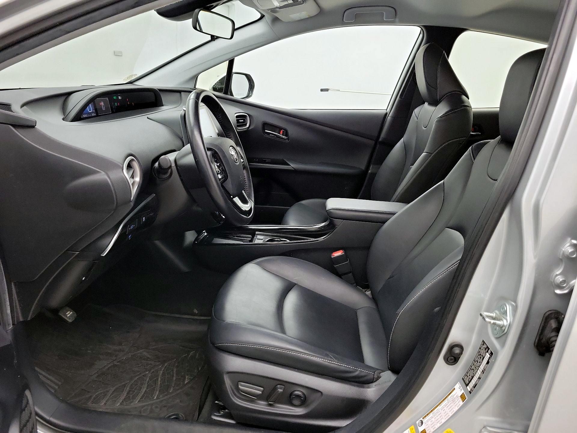 Thumbnail: 2020 Toyota Prius Prime - 11