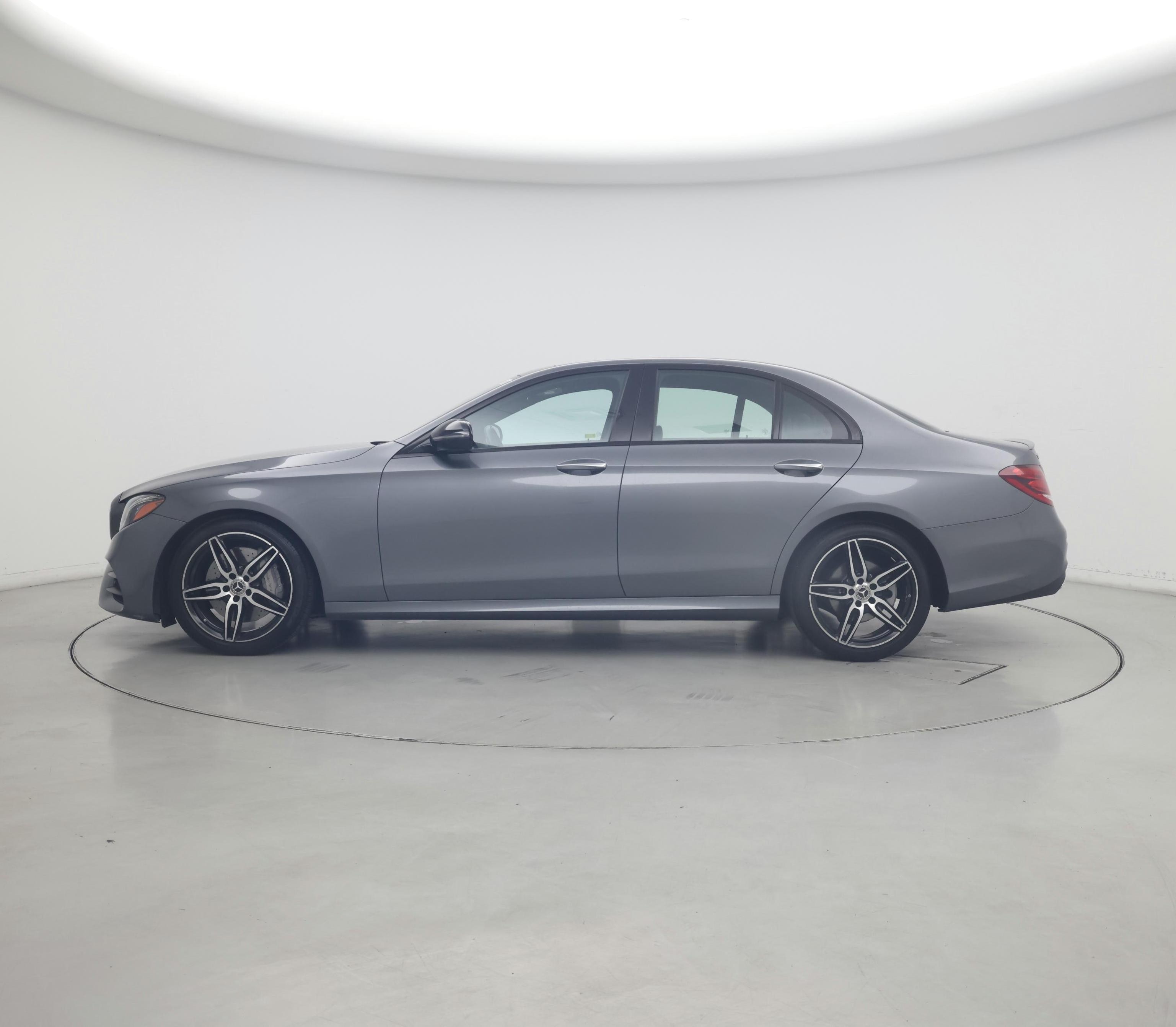 Thumbnail: 2019 Mercedes-Benz E-Class - 3
