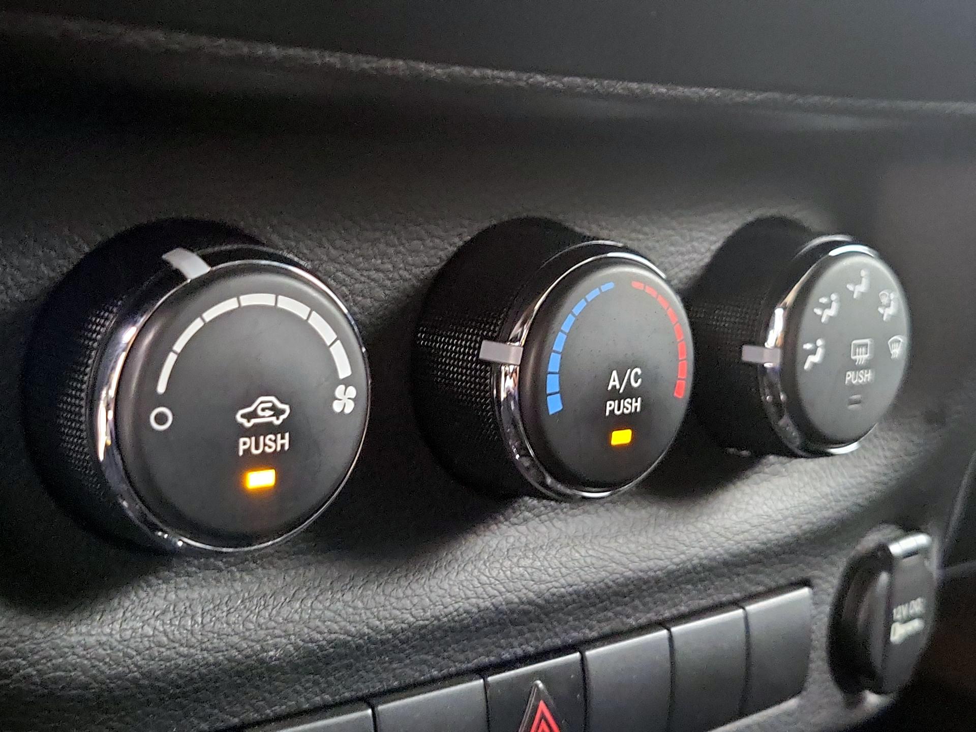 Thumbnail: 2014 Jeep Wrangler - 14