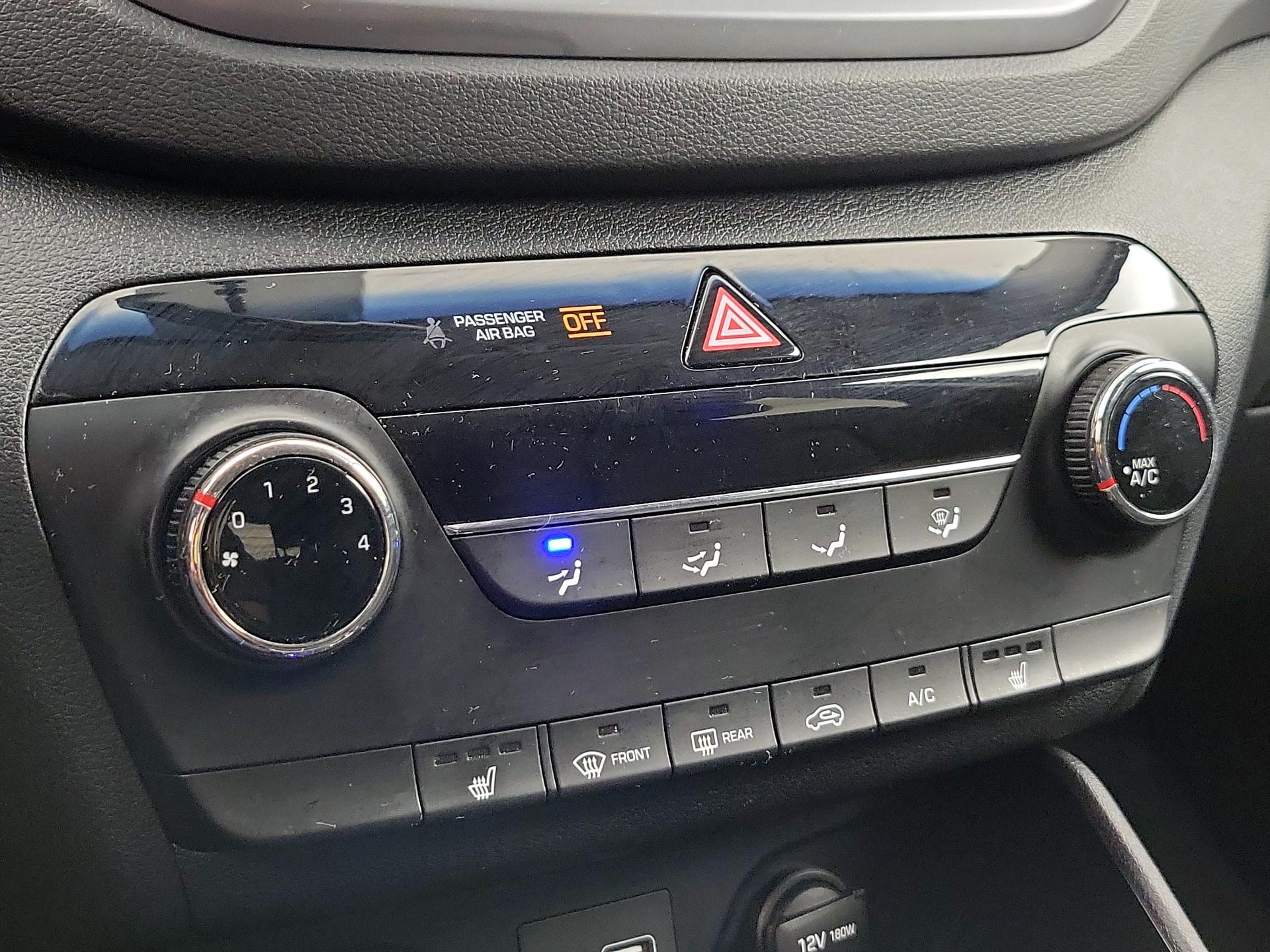 Thumbnail: 2016 Hyundai Tucson - 16
