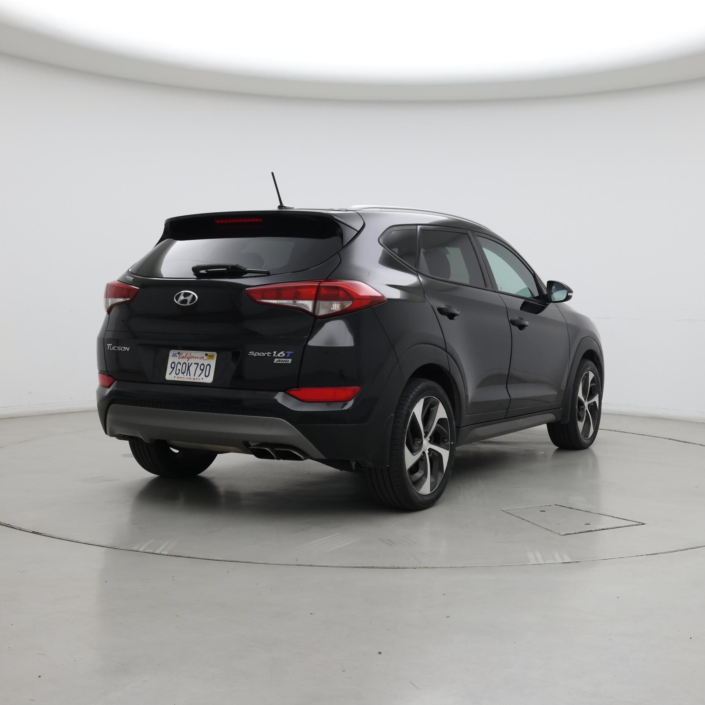 Thumbnail: 2016 Hyundai Tucson - 8
