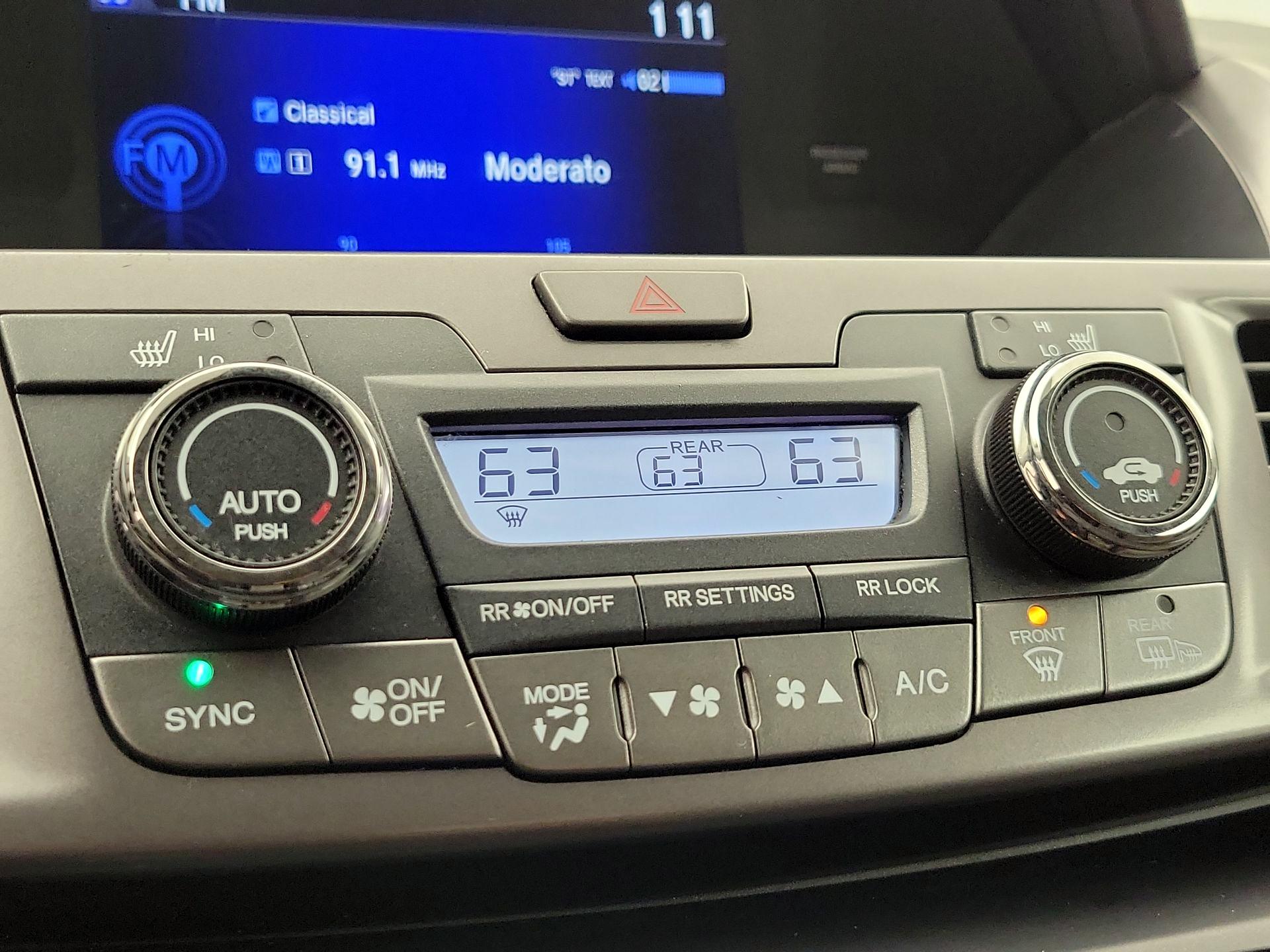 Thumbnail: 2015 Honda Odyssey - 17