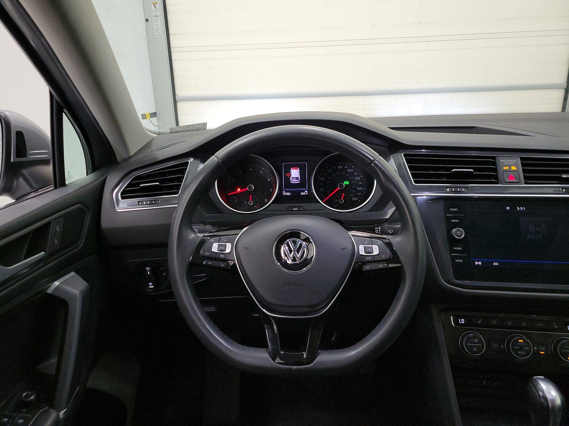 Thumbnail: 2020 Volkswagen Tiguan - 10