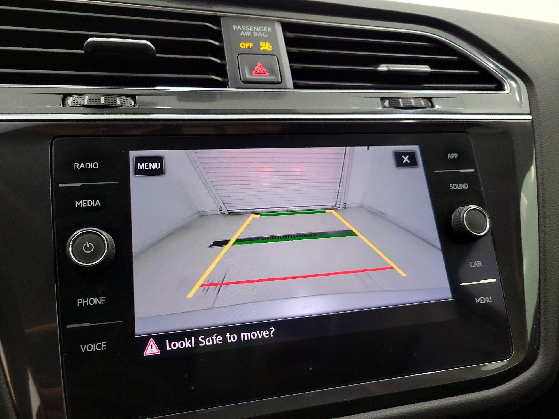 Thumbnail: 2020 Volkswagen Tiguan - 14