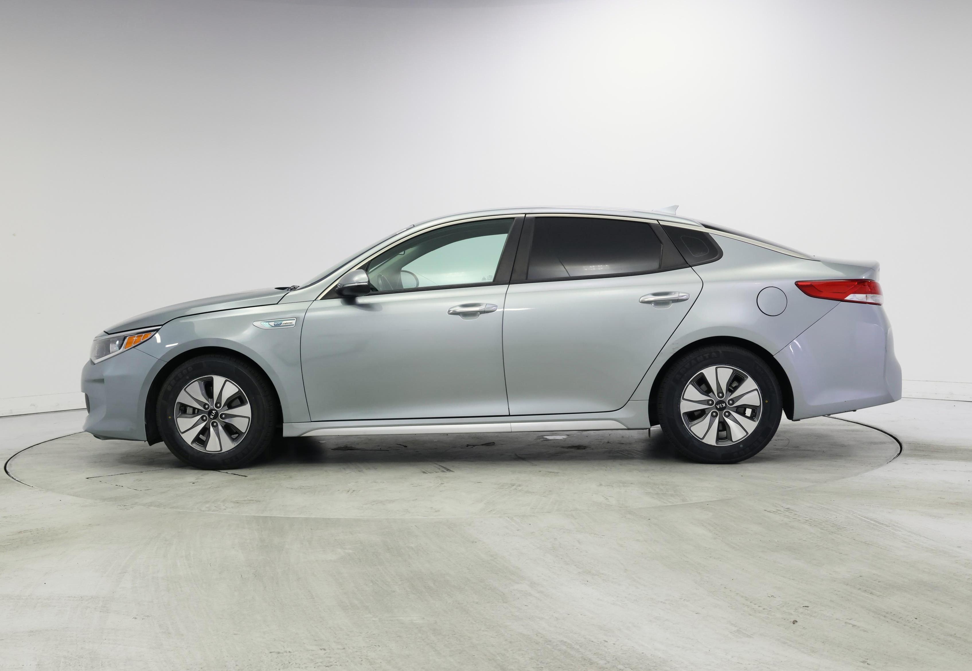 Thumbnail: 2017 Kia Optima - 3