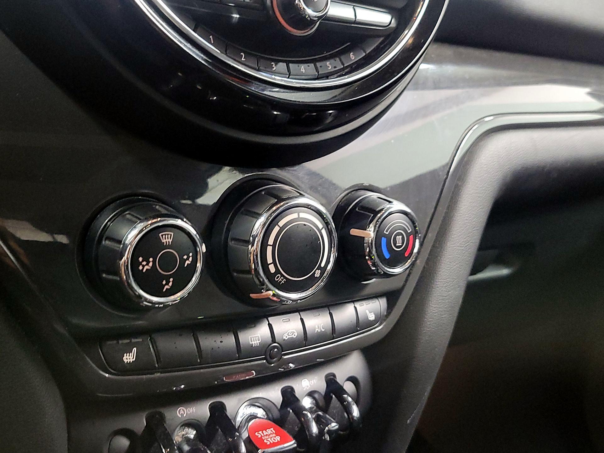 Thumbnail: 2019 MINI Cooper Countryman - 16