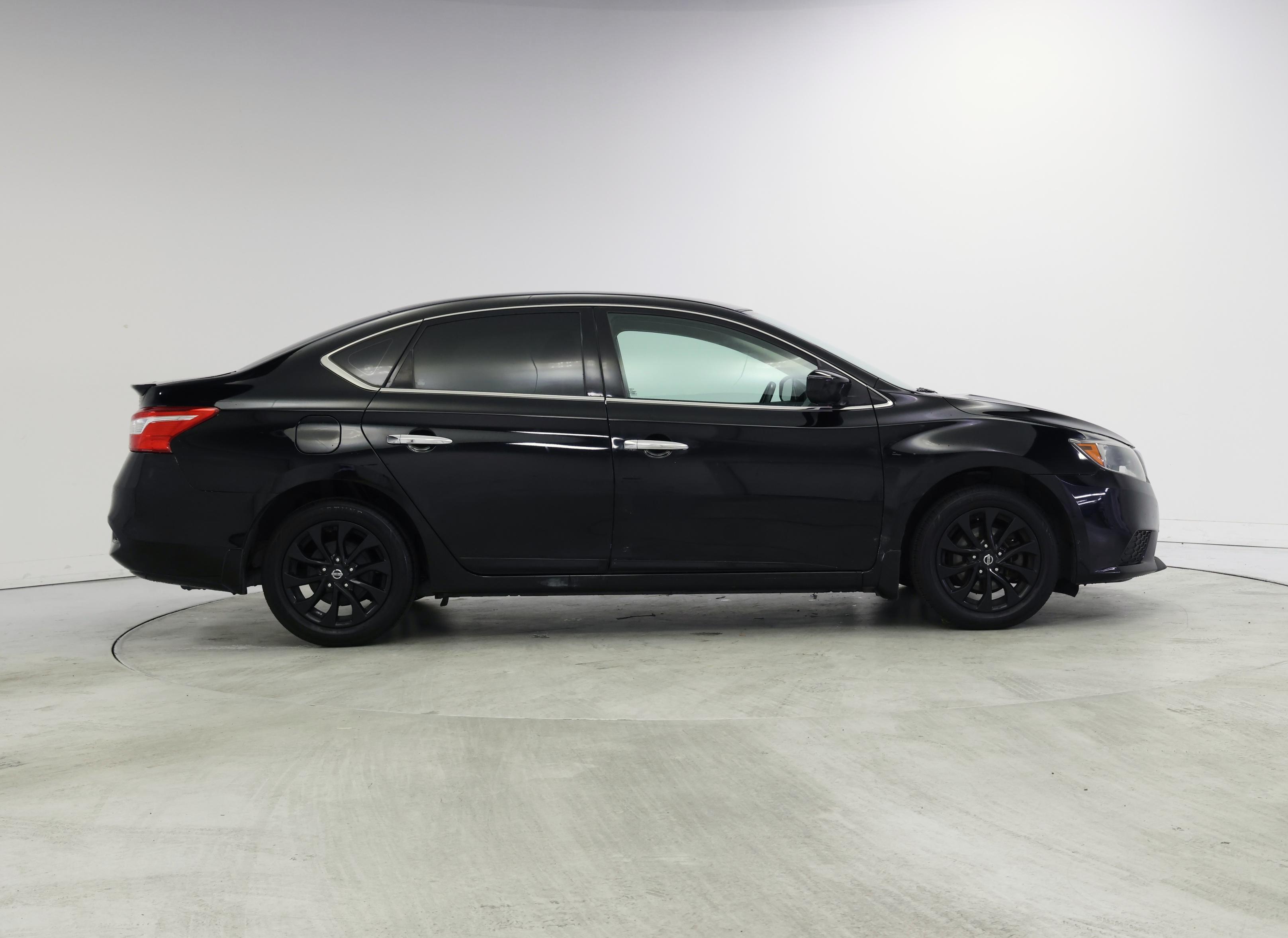 Thumbnail: 2018 Nissan Sentra - 7