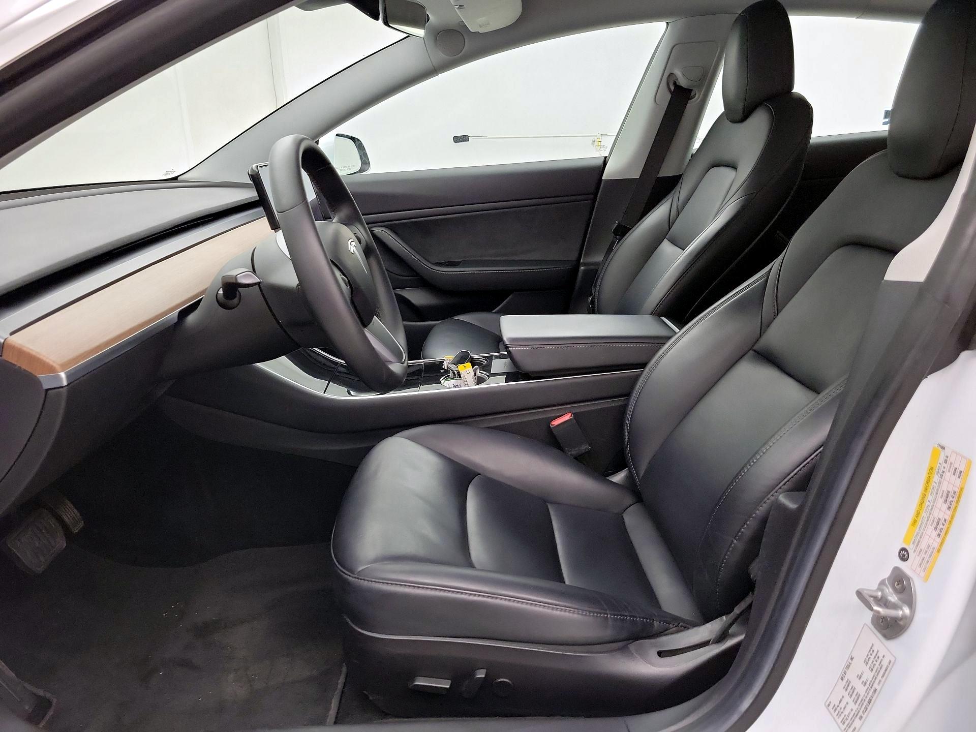 Thumbnail: 2019 Tesla Model 3 - 11