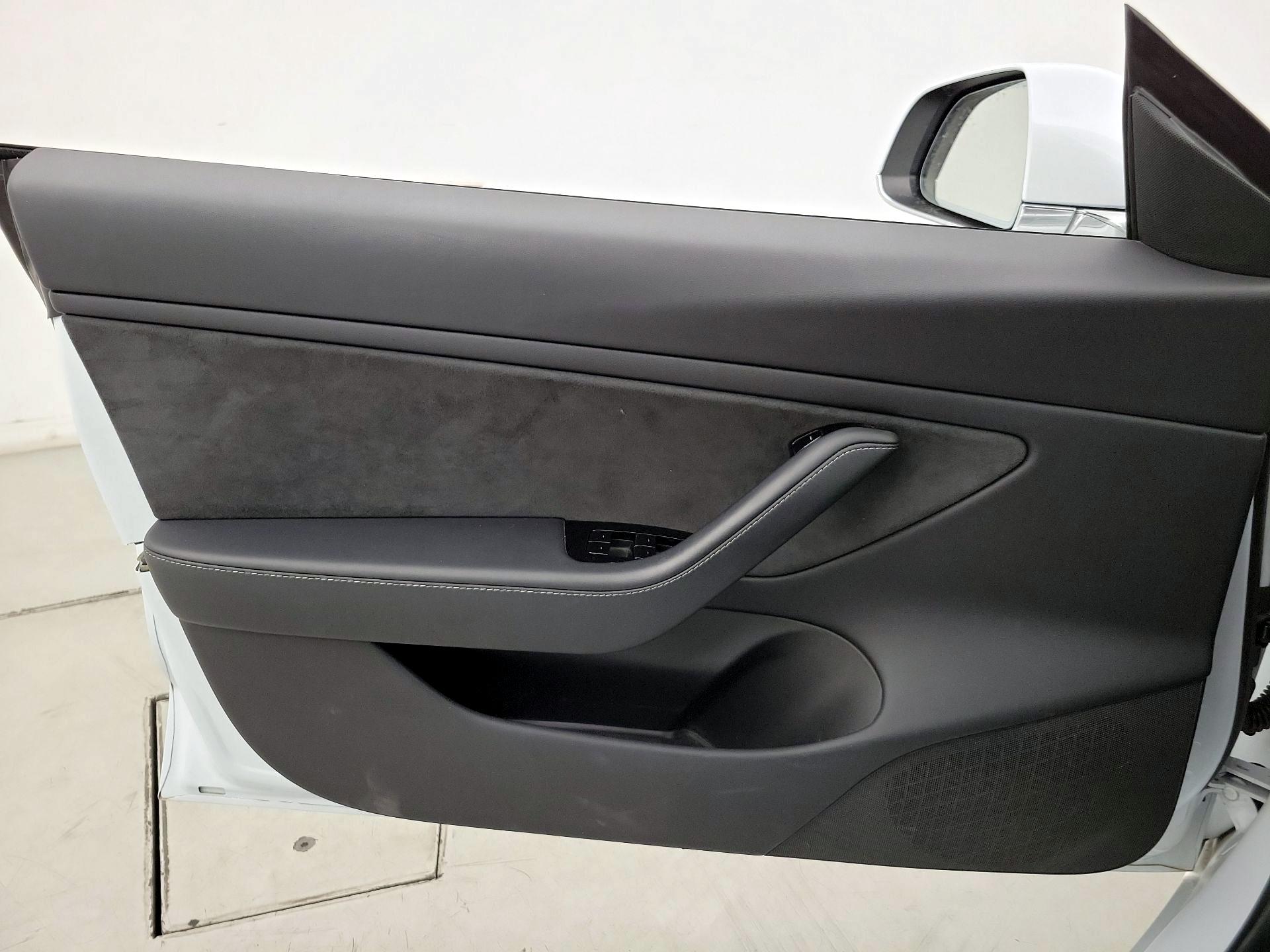 Thumbnail: 2019 Tesla Model 3 - 12