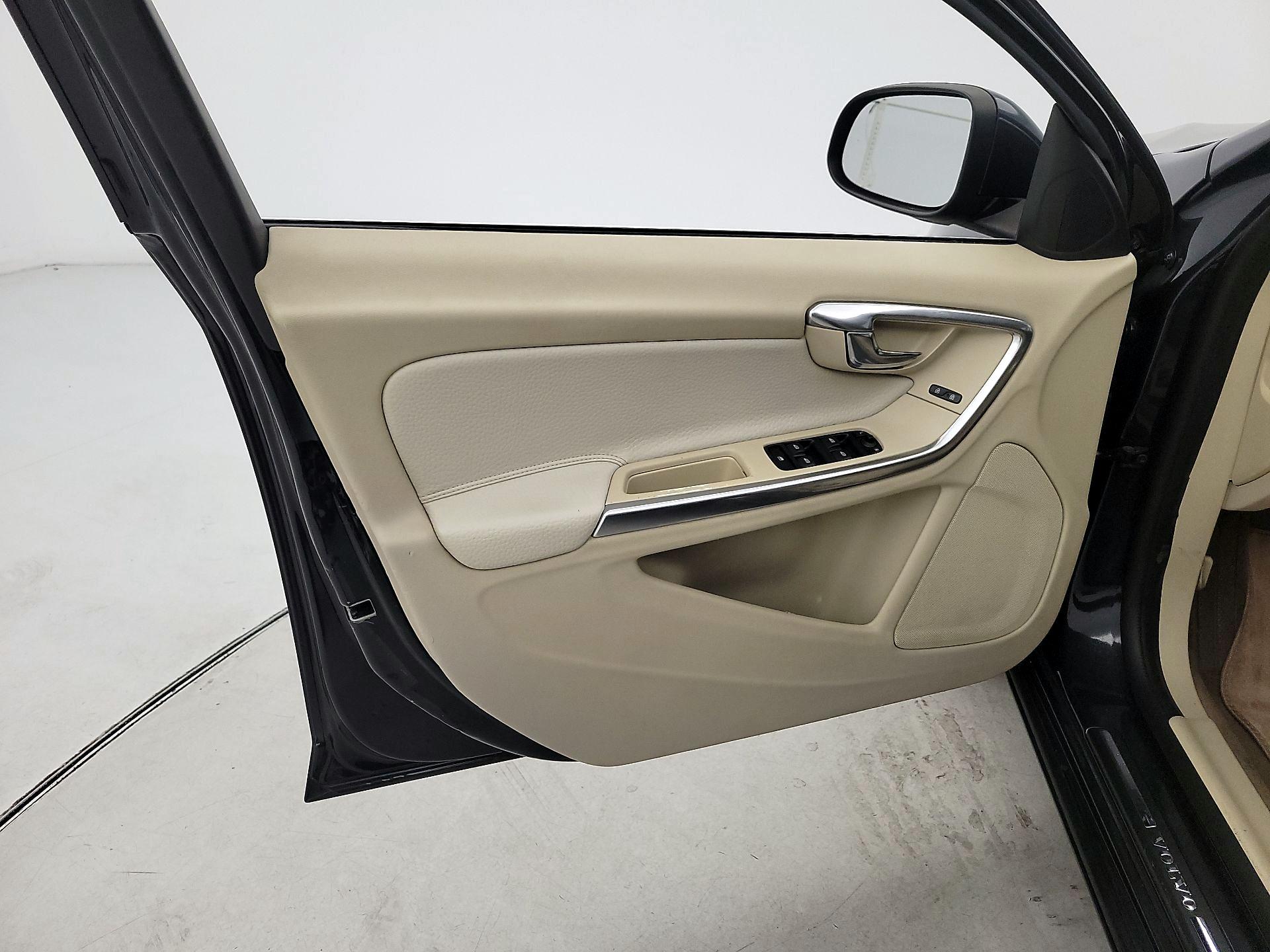 Thumbnail: 2014 Volvo S60 - 12