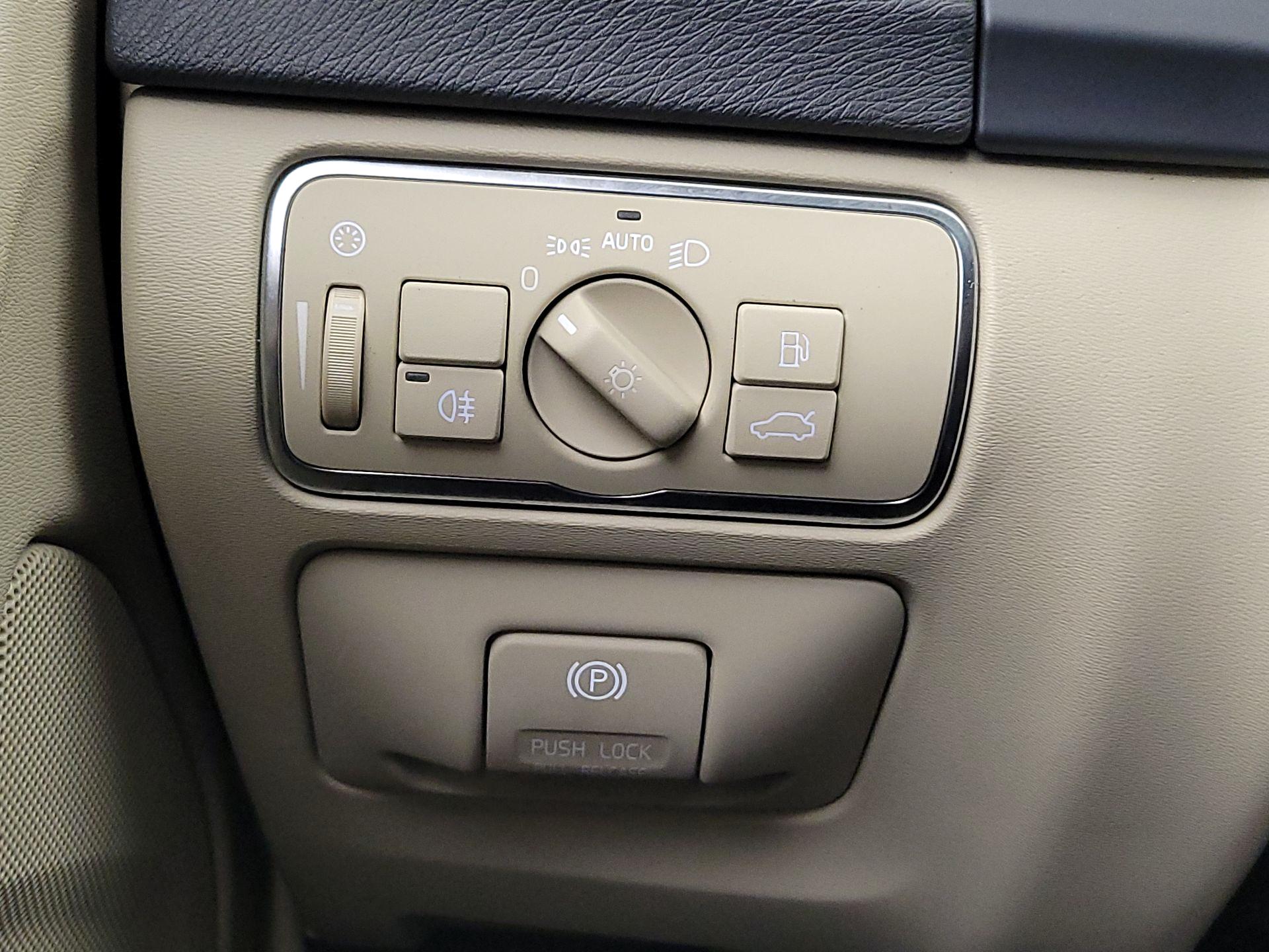 Thumbnail: 2014 Volvo S60 - 13