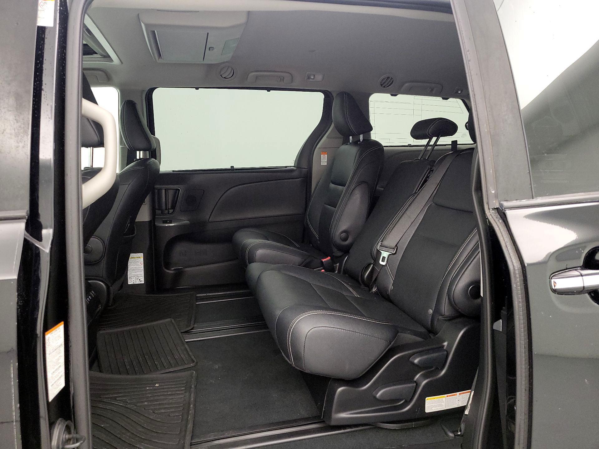 Thumbnail: 2020 Toyota Sienna - 19