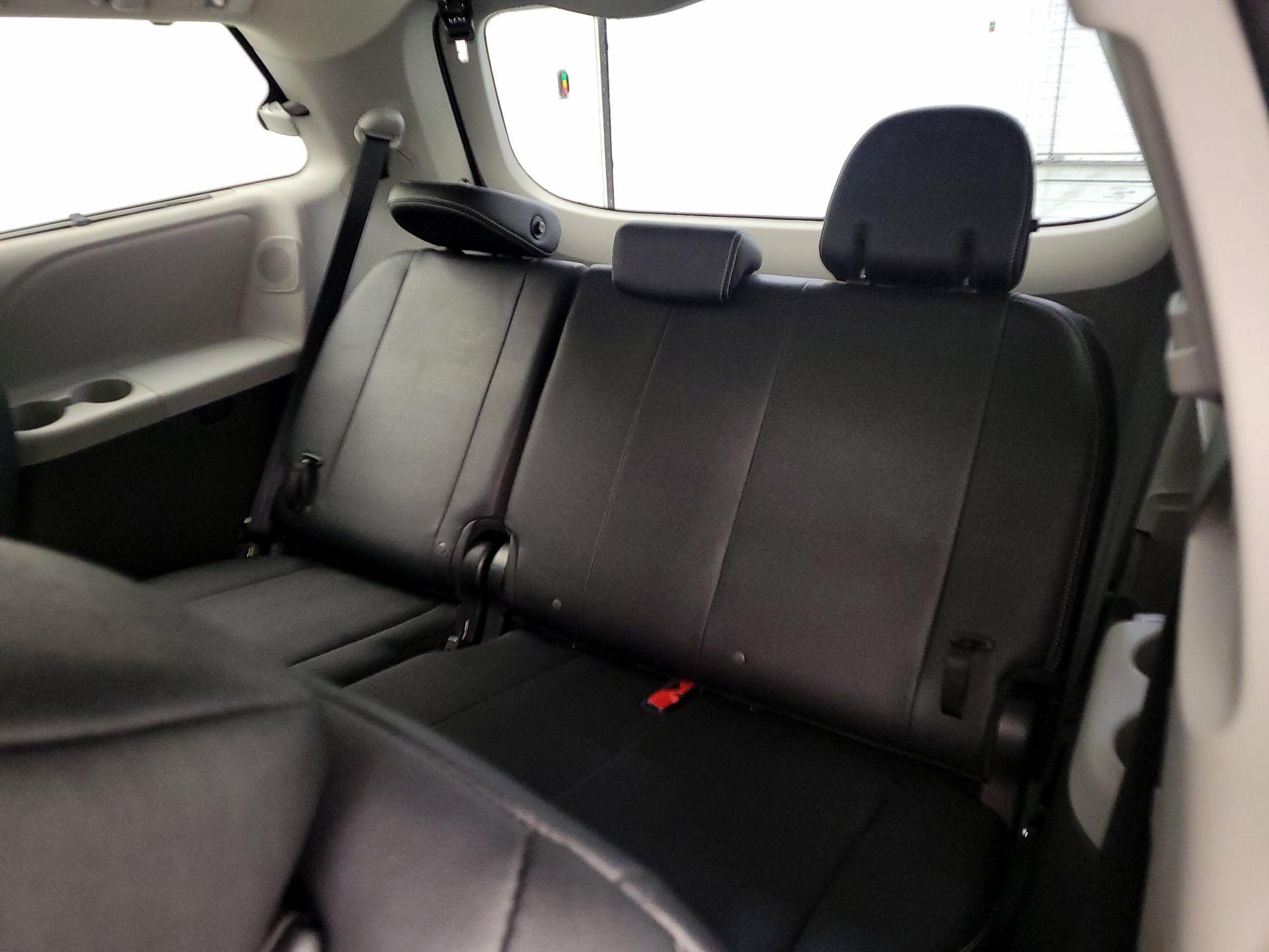 Thumbnail: 2020 Toyota Sienna - 20
