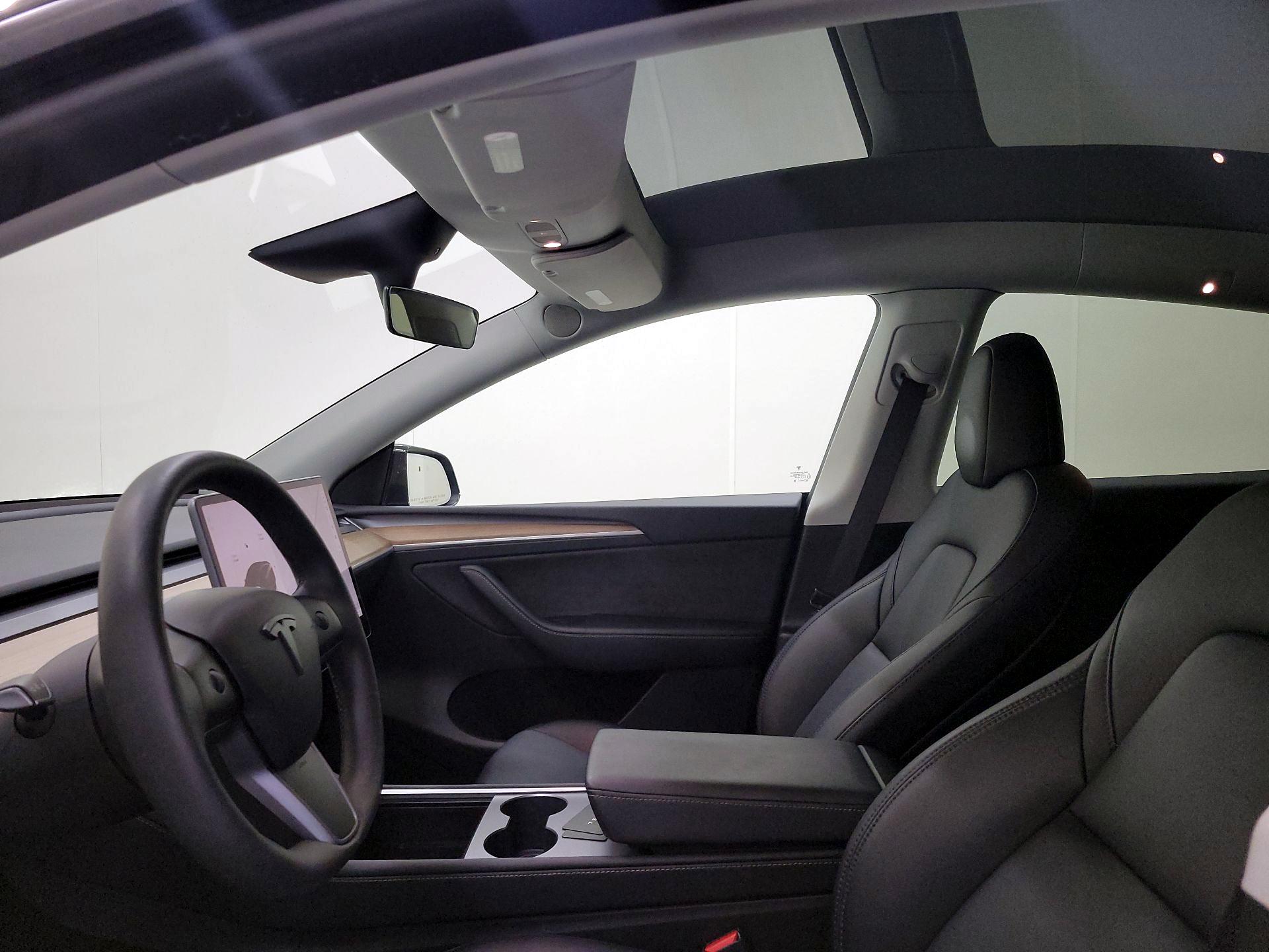 Thumbnail: 2023 Tesla Model Y - 18