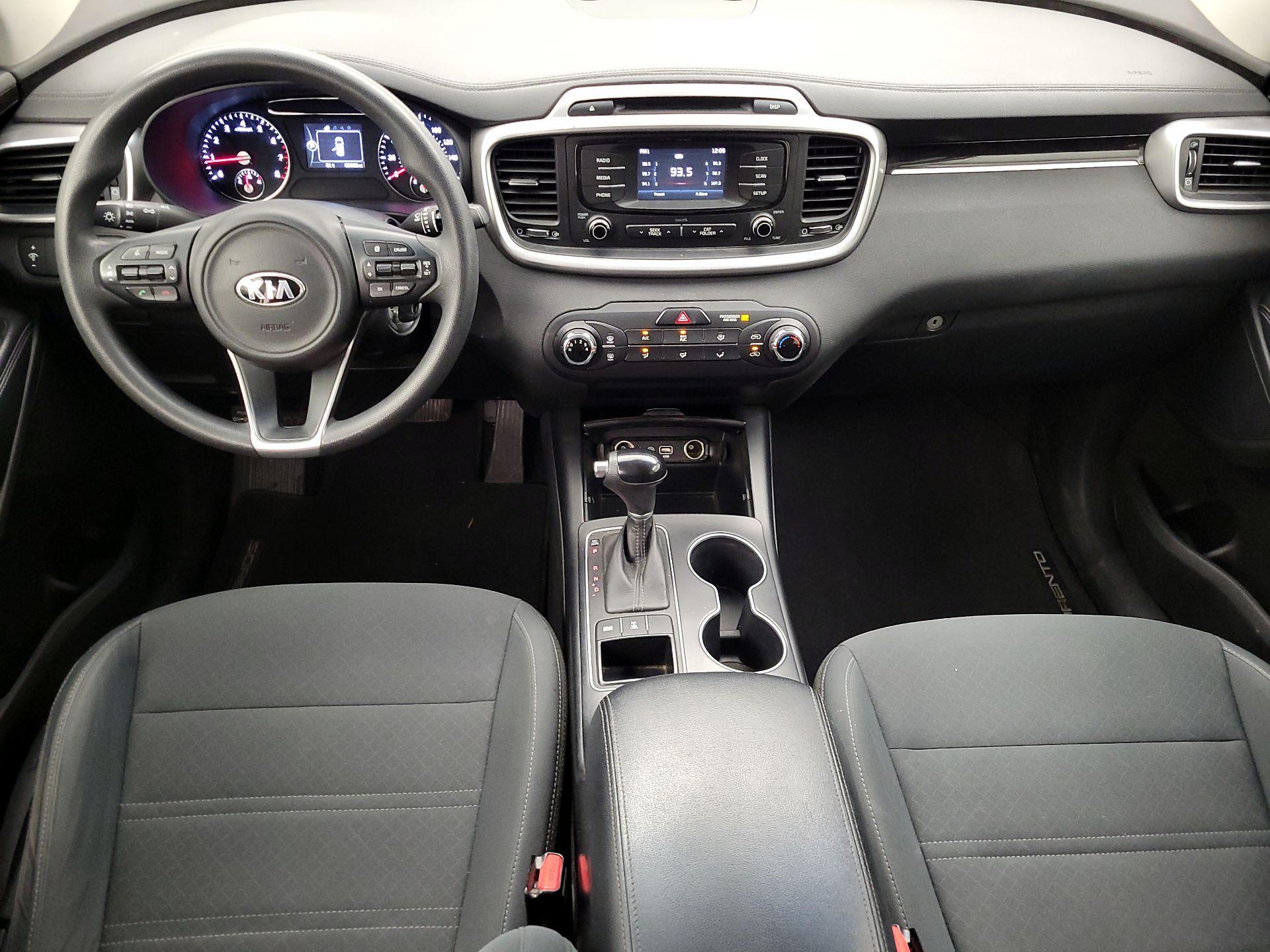 Thumbnail: 2016 Kia Sorento - 9