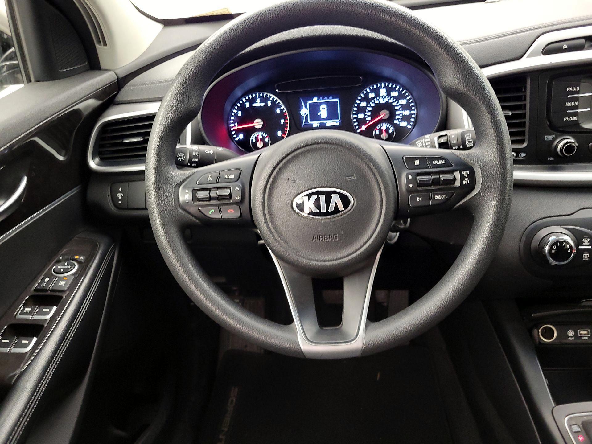 Thumbnail: 2016 Kia Sorento - 10