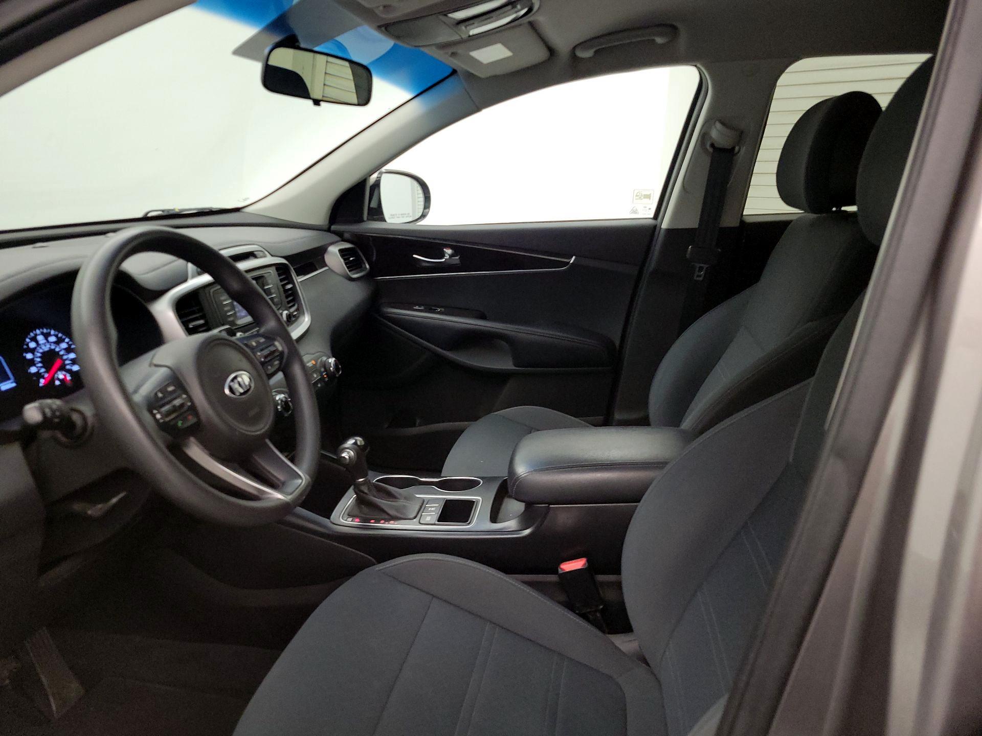 Thumbnail: 2016 Kia Sorento - 11