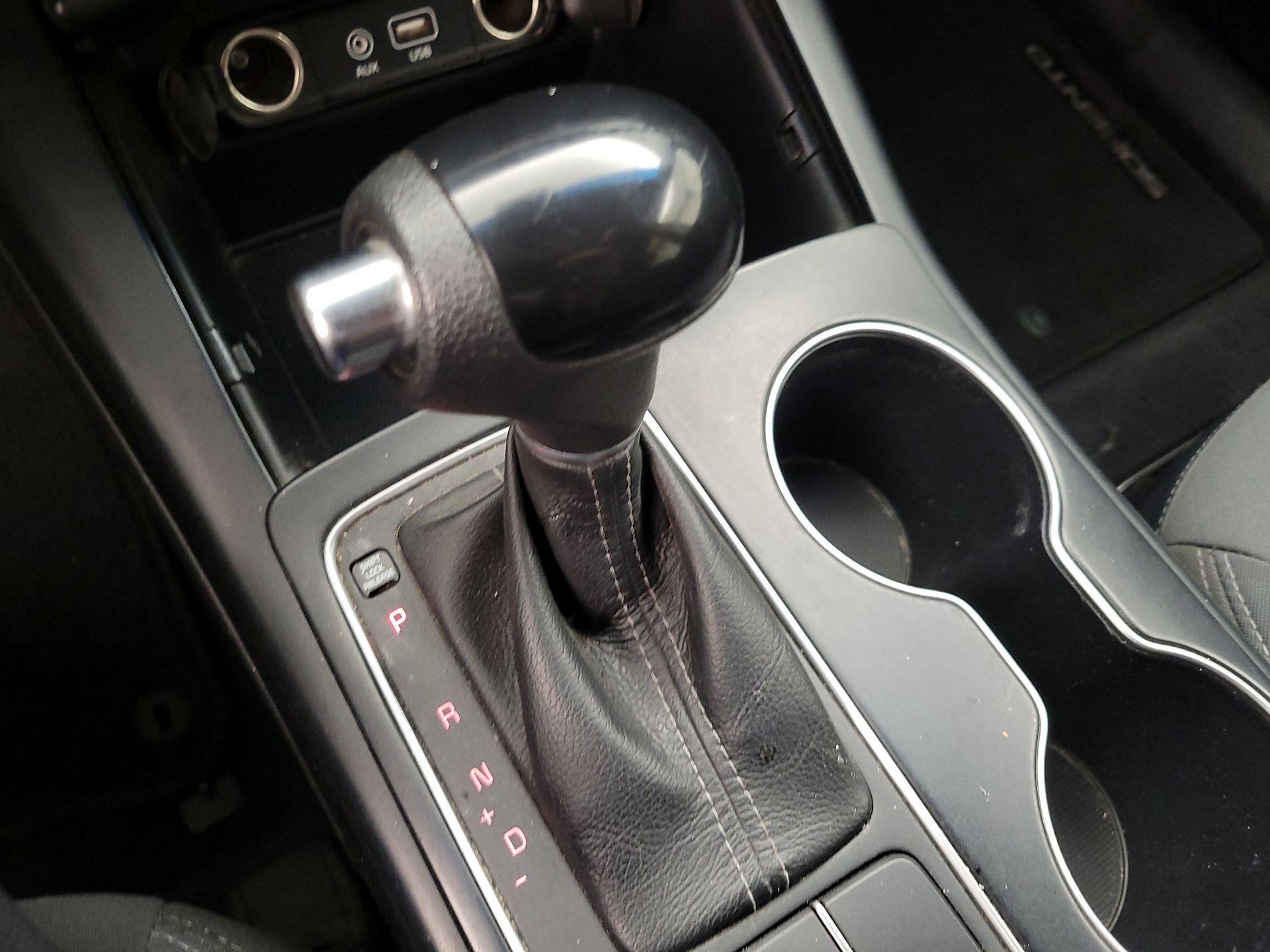 Thumbnail: 2016 Kia Sorento - 17