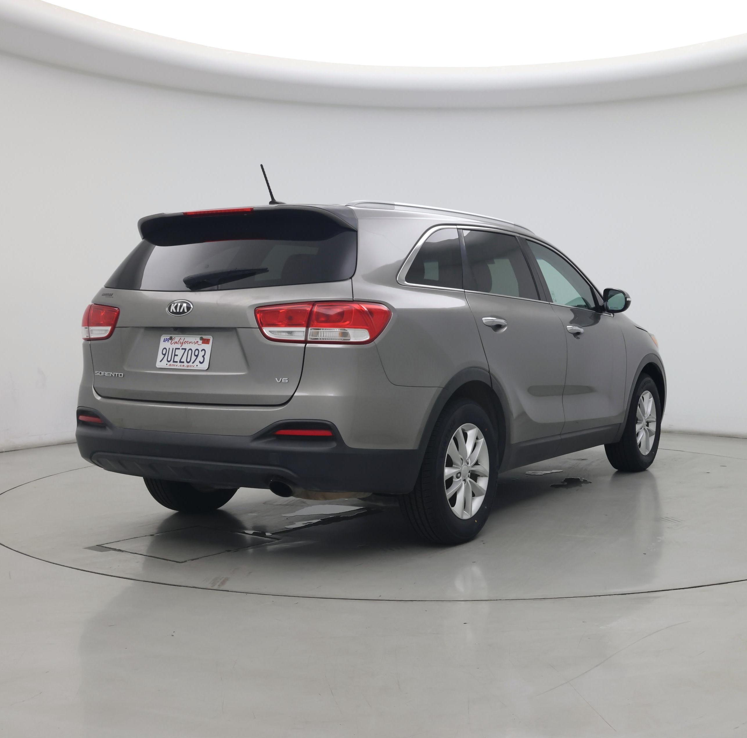 Thumbnail: 2016 Kia Sorento - 8