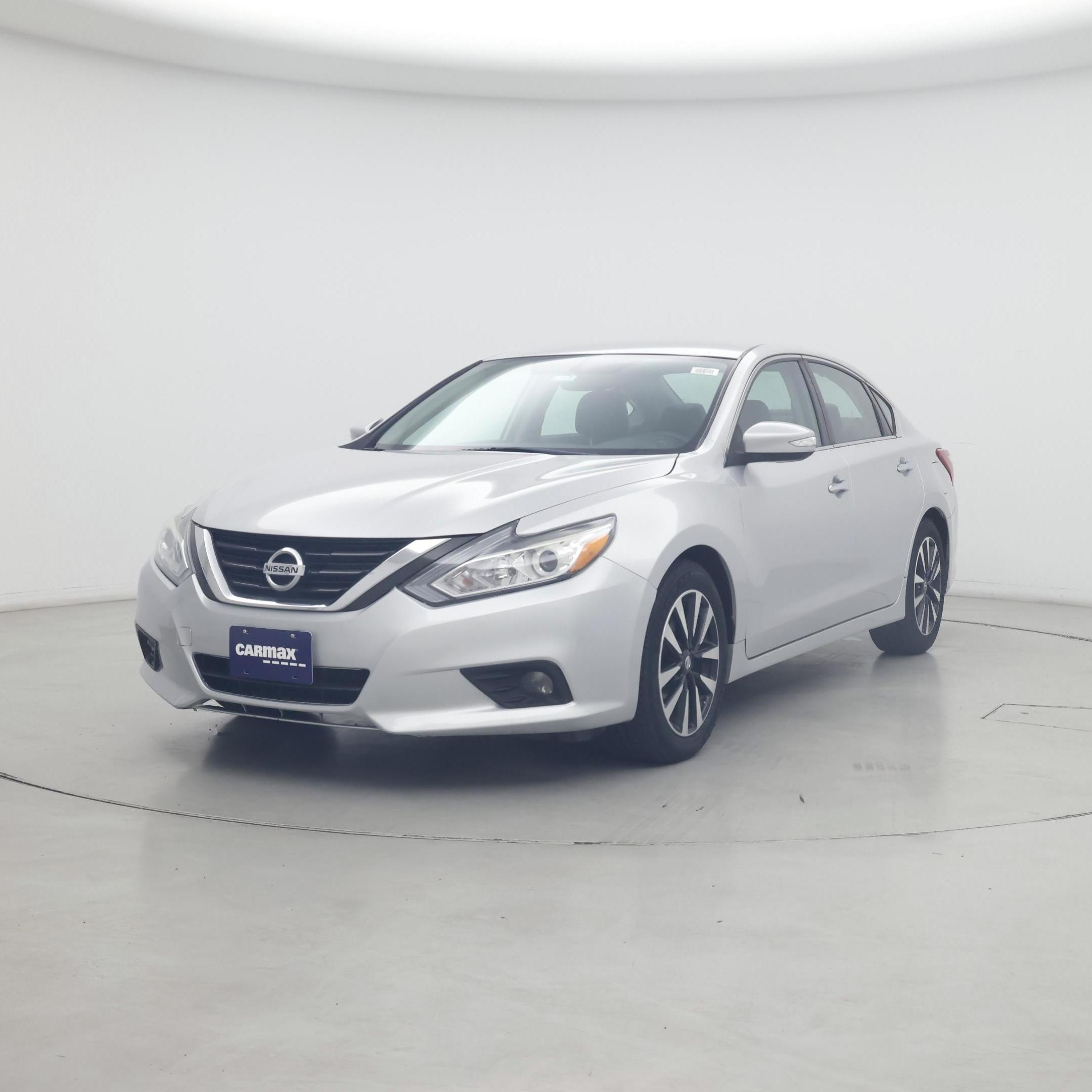 Thumbnail: 2018 Nissan Altima - 4