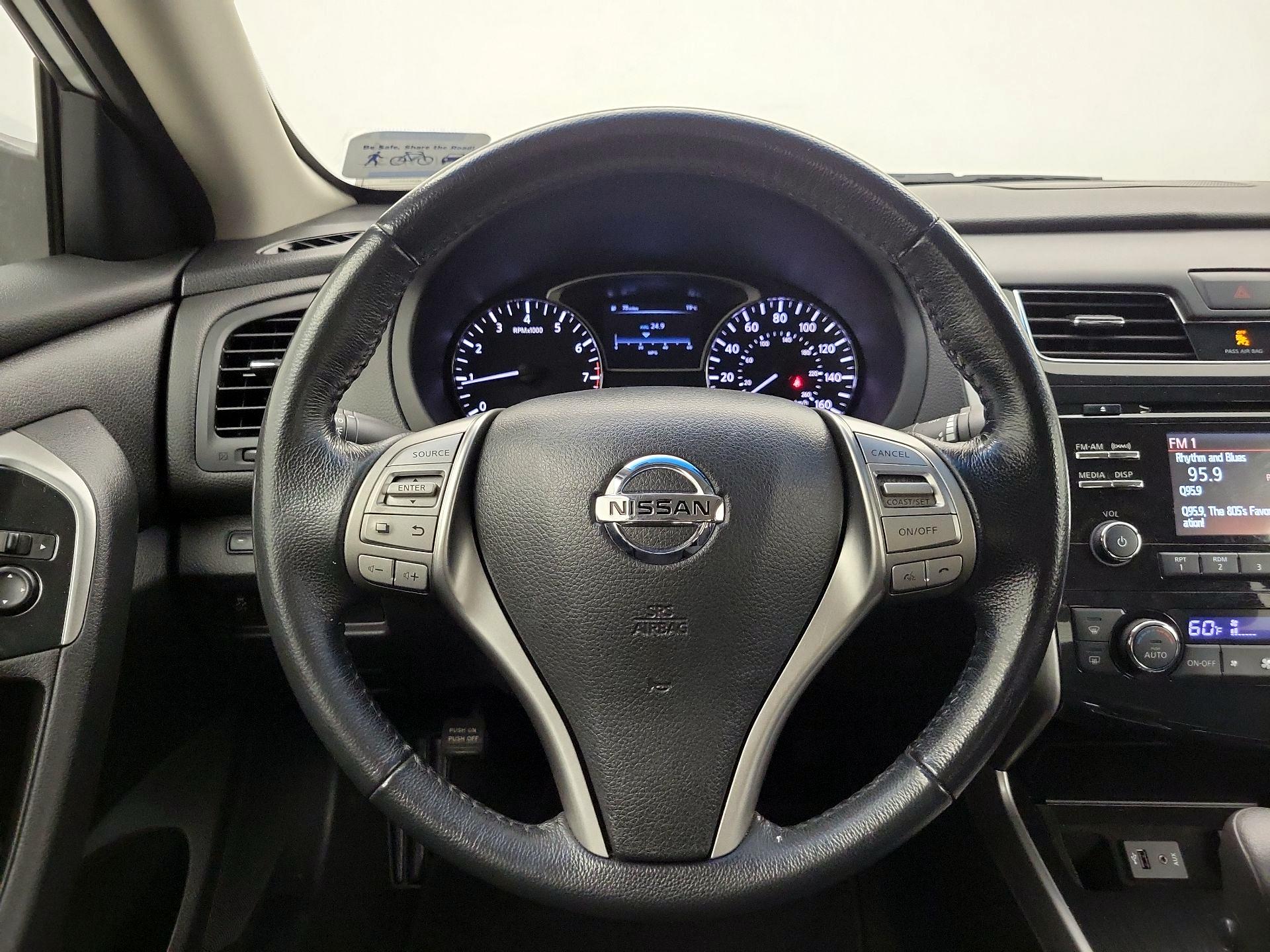 Thumbnail: 2014 Nissan Altima - 10