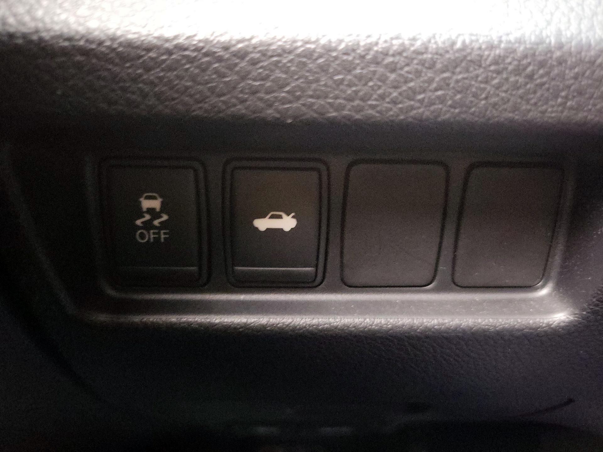 Thumbnail: 2014 Nissan Altima - 13