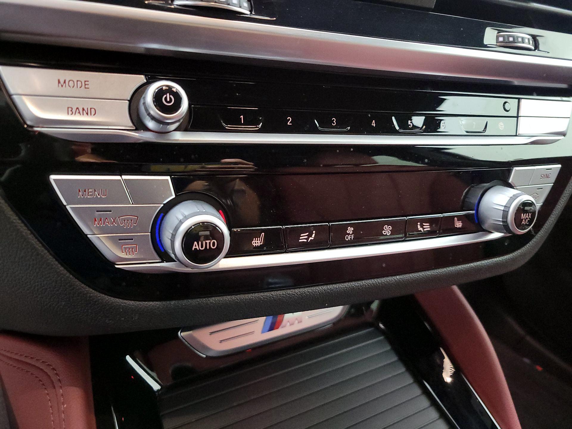 Thumbnail: 2021 BMW X4 - 16