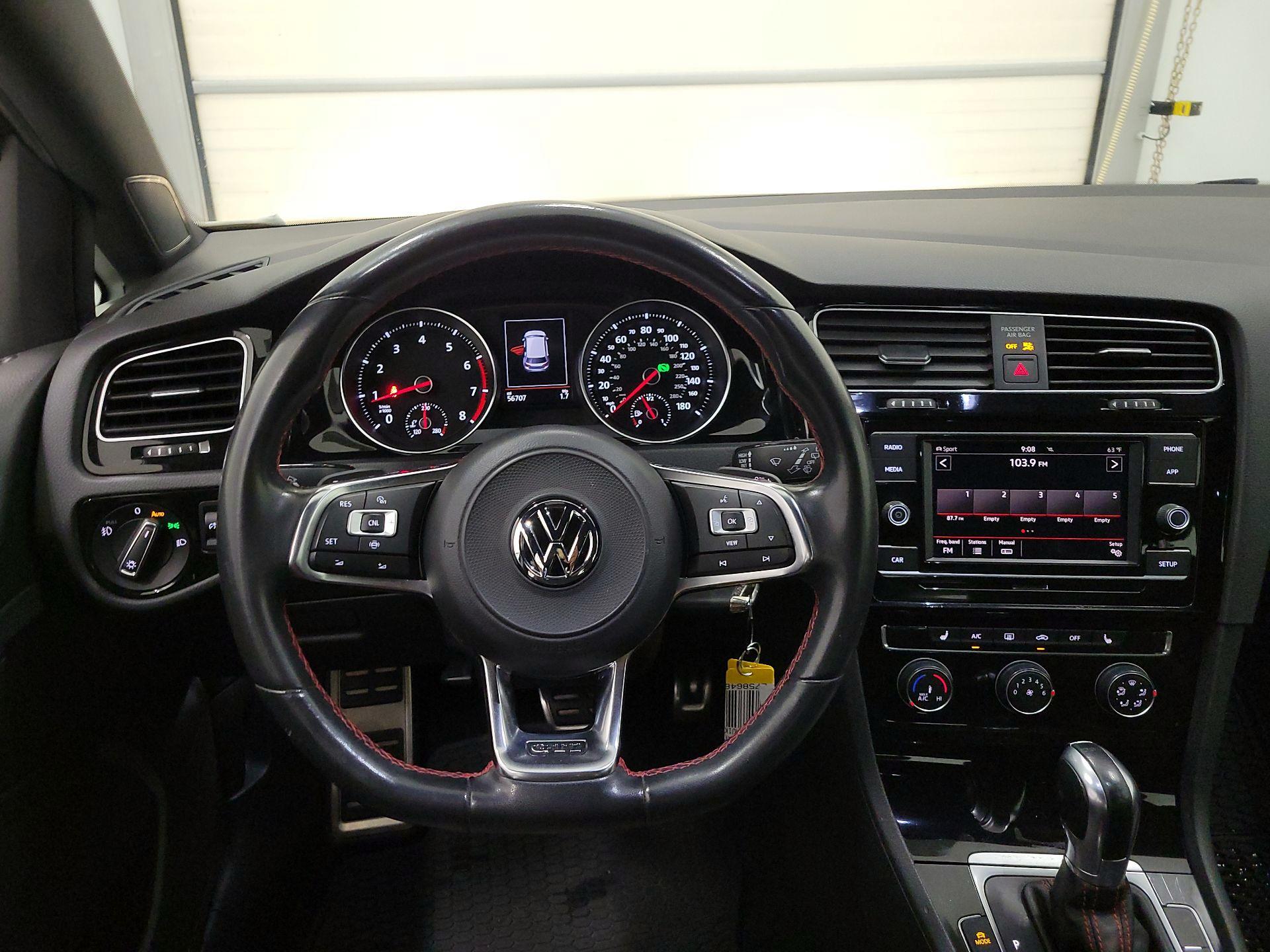 Thumbnail: 2019 Volkswagen Golf - 10