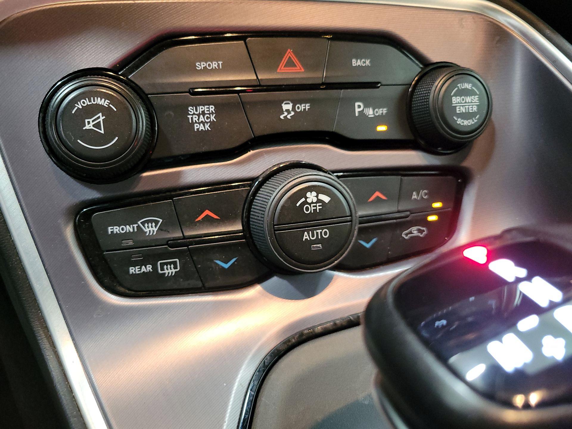 Thumbnail: 2019 Dodge Challenger - 16