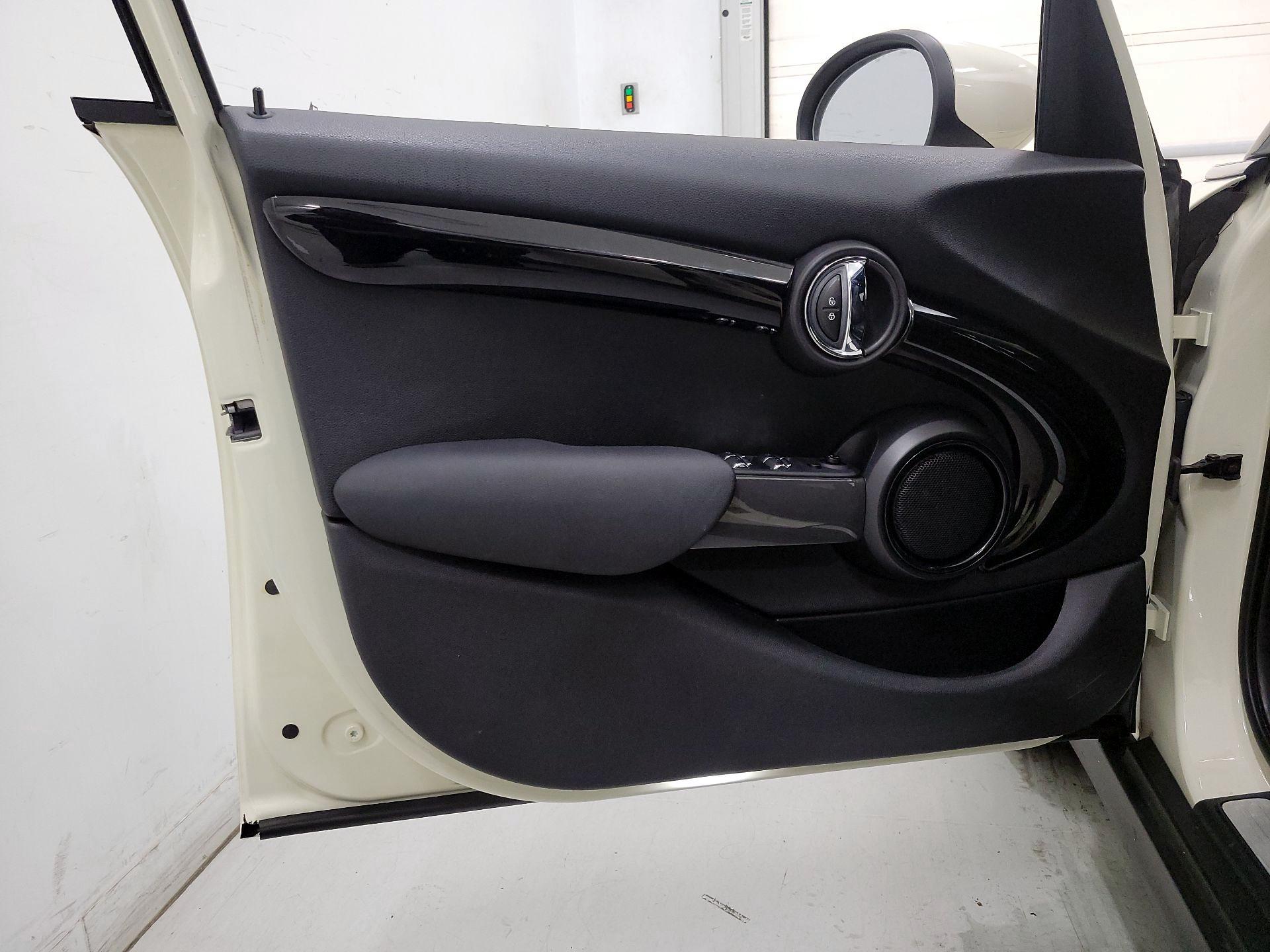 Thumbnail: 2020 MINI Cooper Hardtop - 12