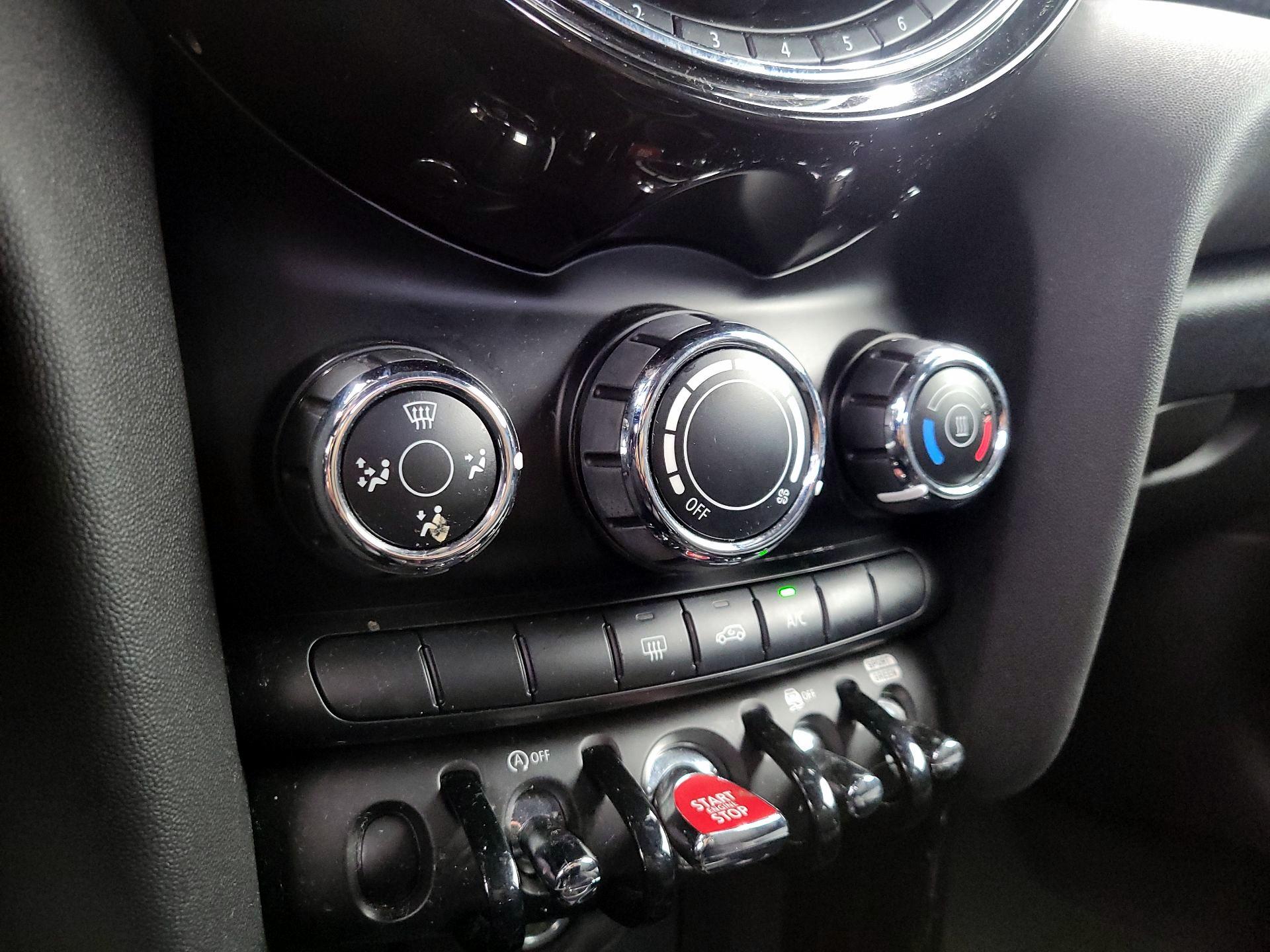 Thumbnail: 2020 MINI Cooper Hardtop - 16