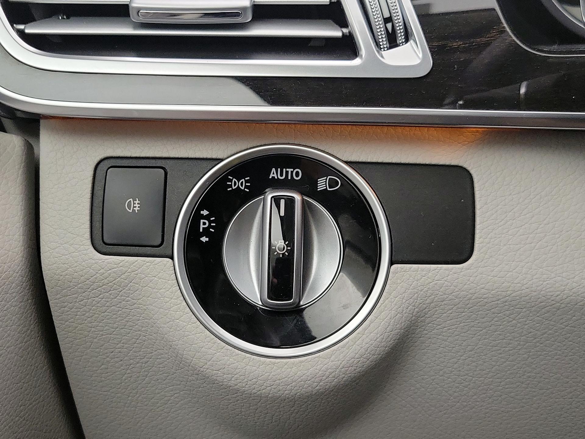 Thumbnail: 2014 Mercedes-Benz E-Class - 13