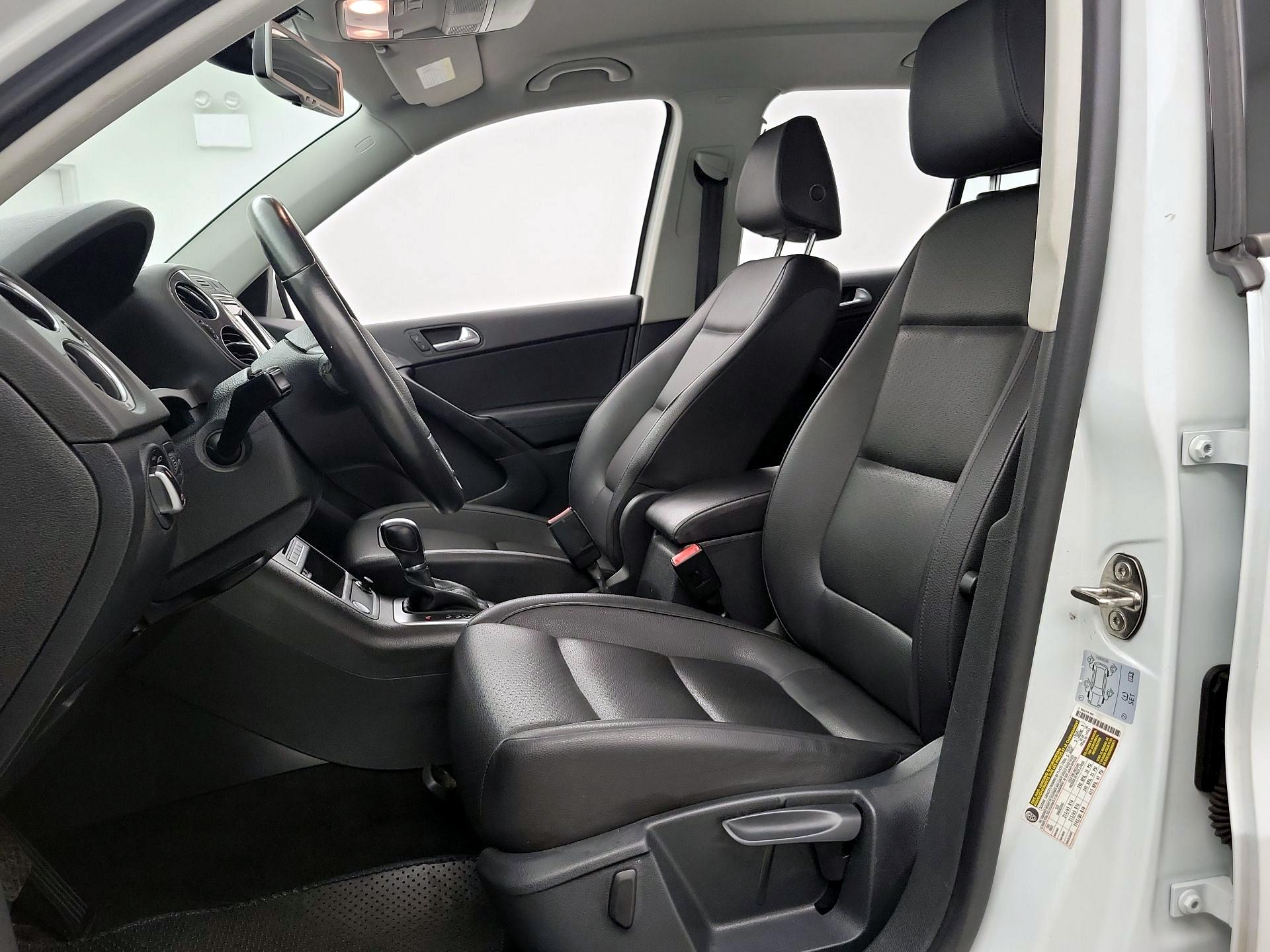 Thumbnail: 2016 Volkswagen Tiguan - 11