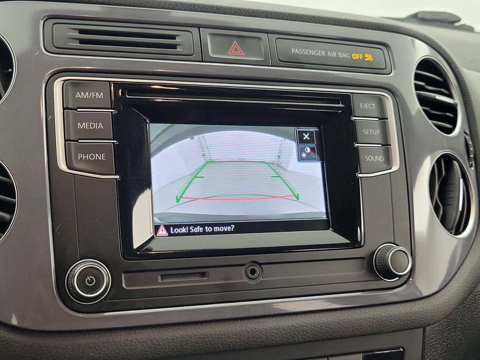 Thumbnail: 2016 Volkswagen Tiguan - 14