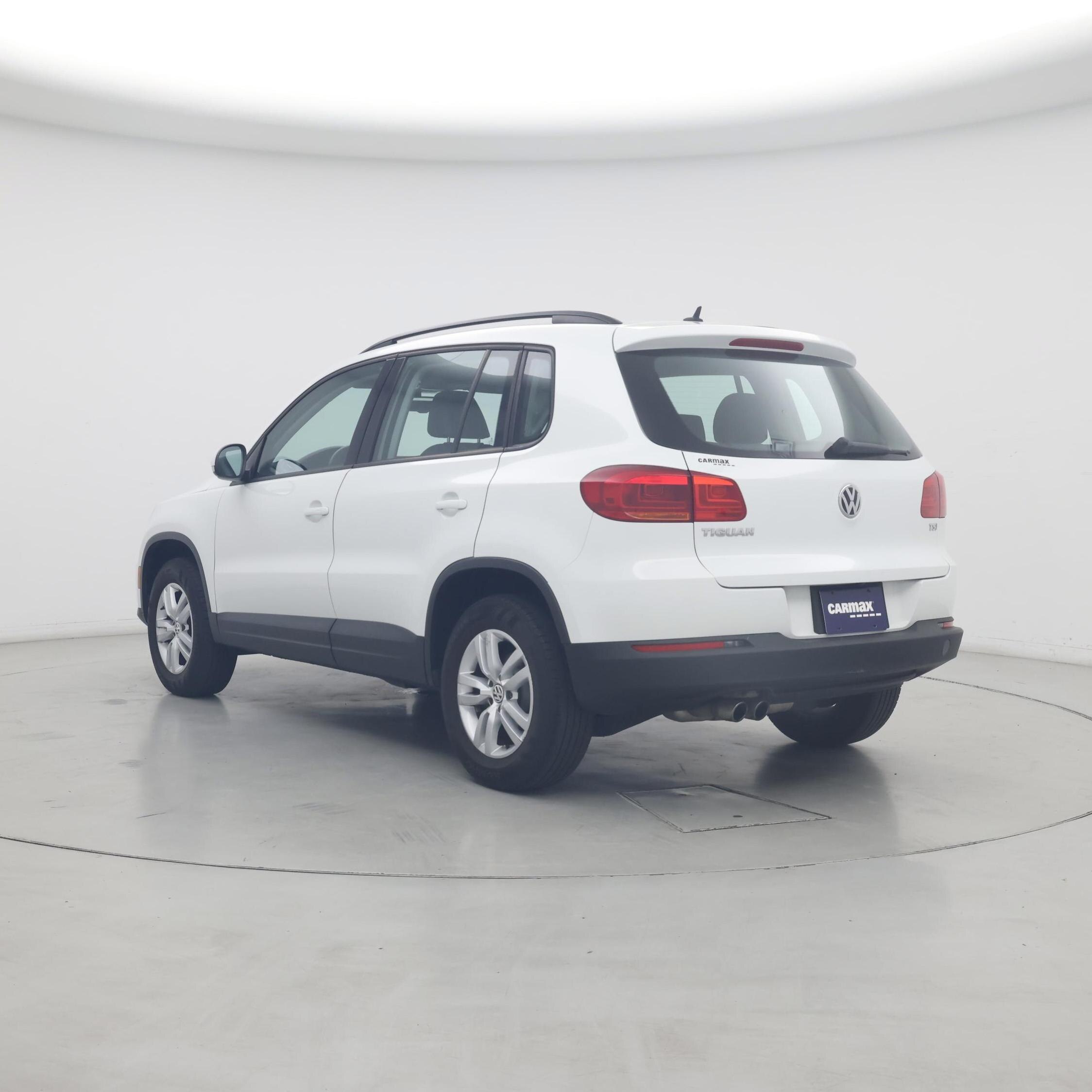 Thumbnail: 2016 Volkswagen Tiguan - 2