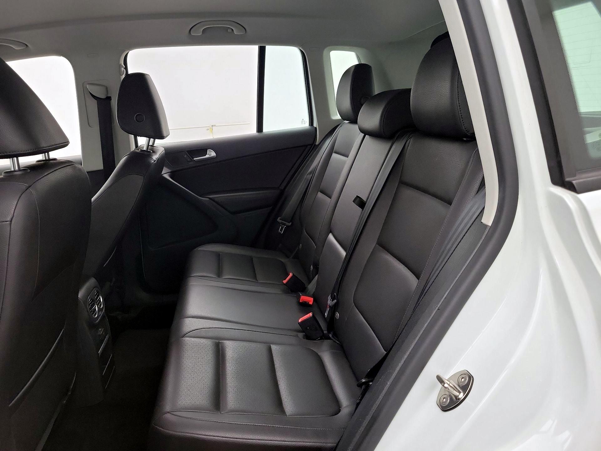 Thumbnail: 2016 Volkswagen Tiguan - 19