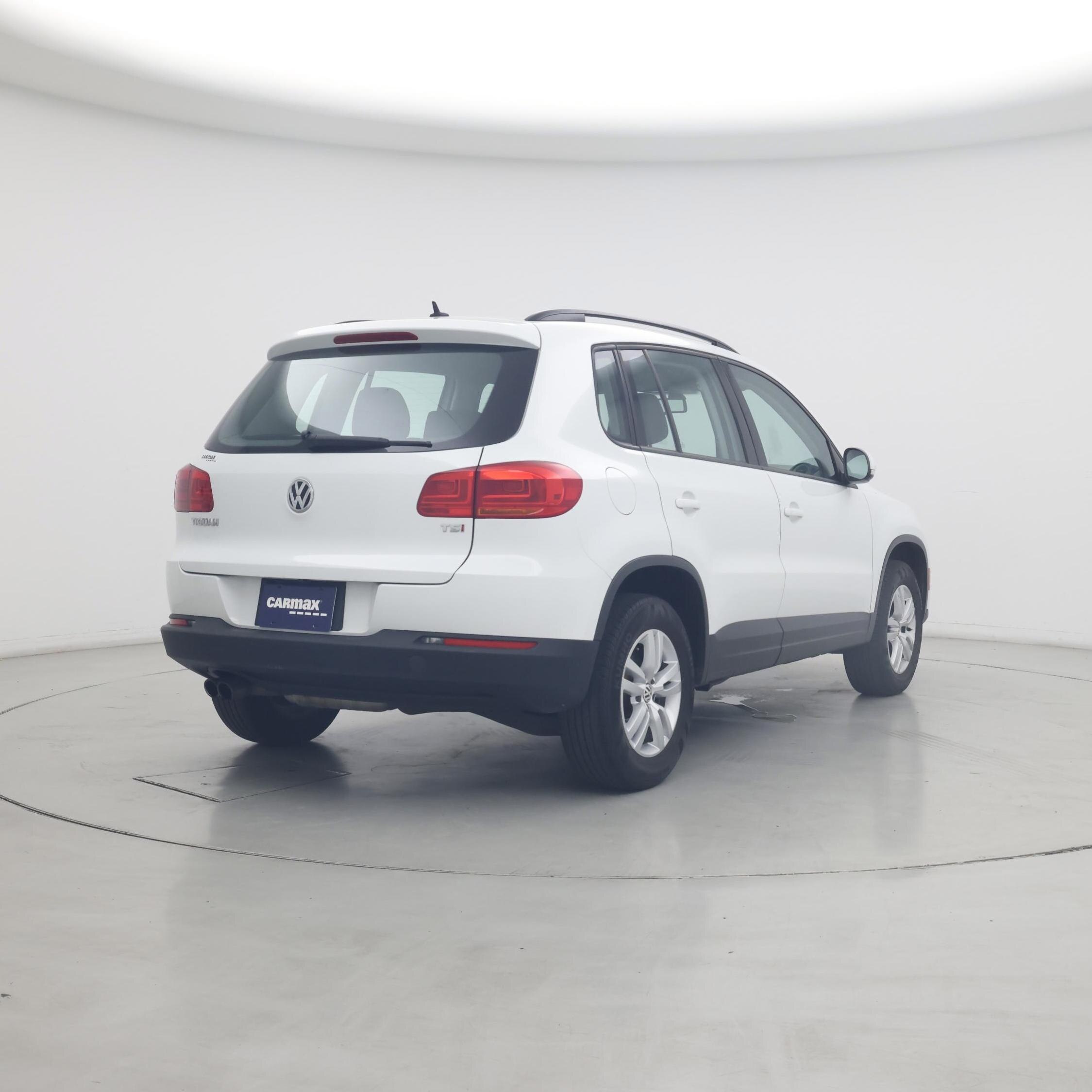 Thumbnail: 2016 Volkswagen Tiguan - 8