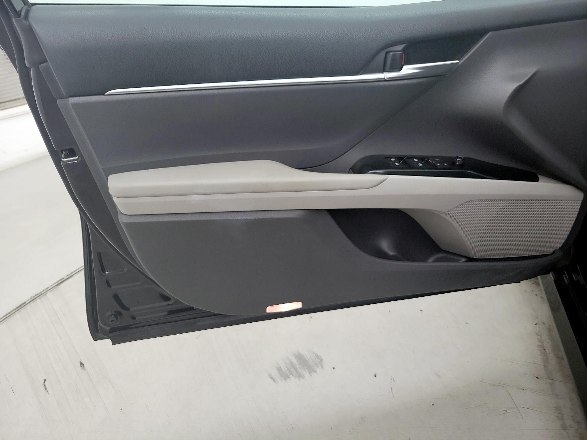 Thumbnail: 2018 Toyota Camry - 12