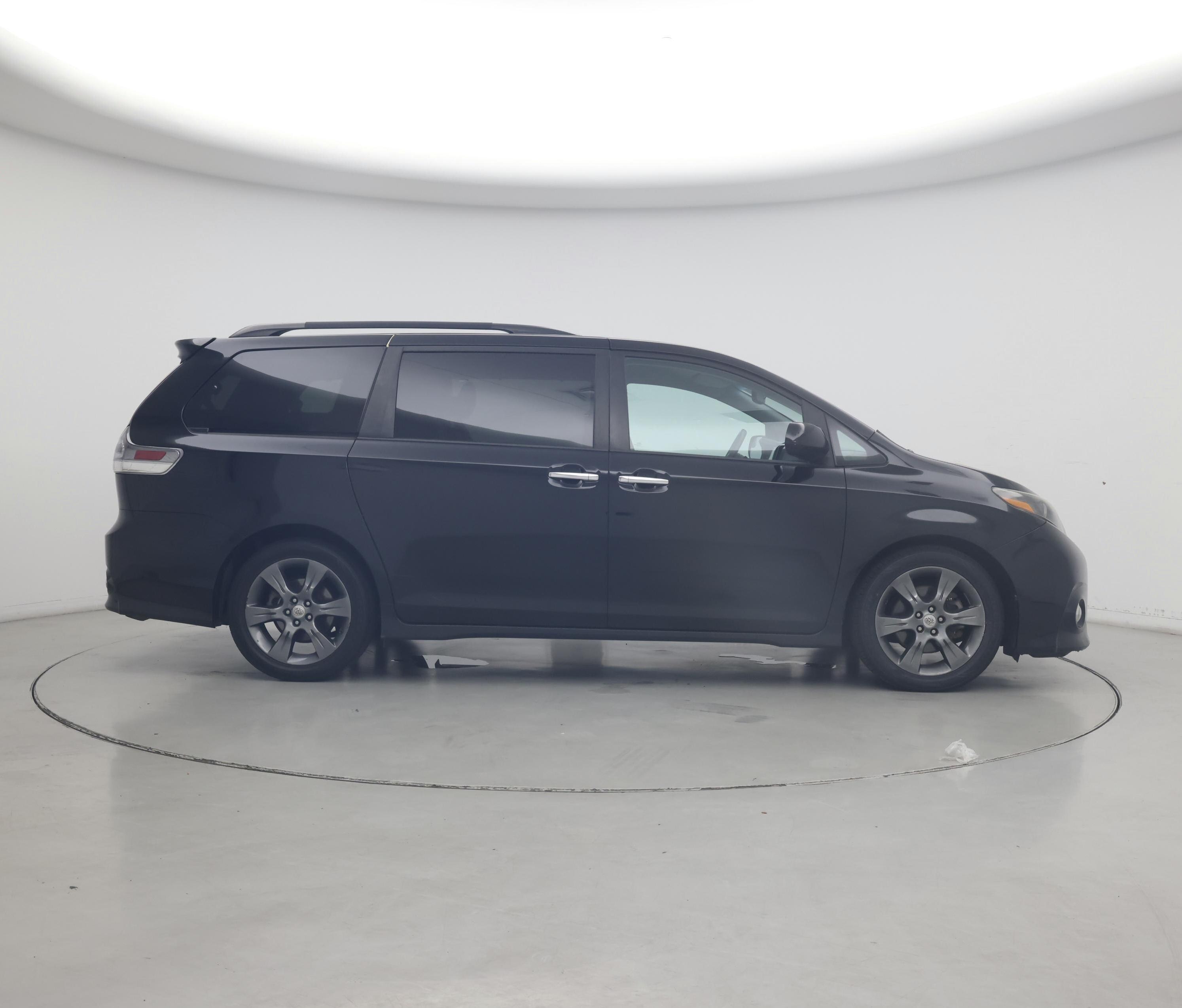 Thumbnail: 2015 Toyota Sienna - 7