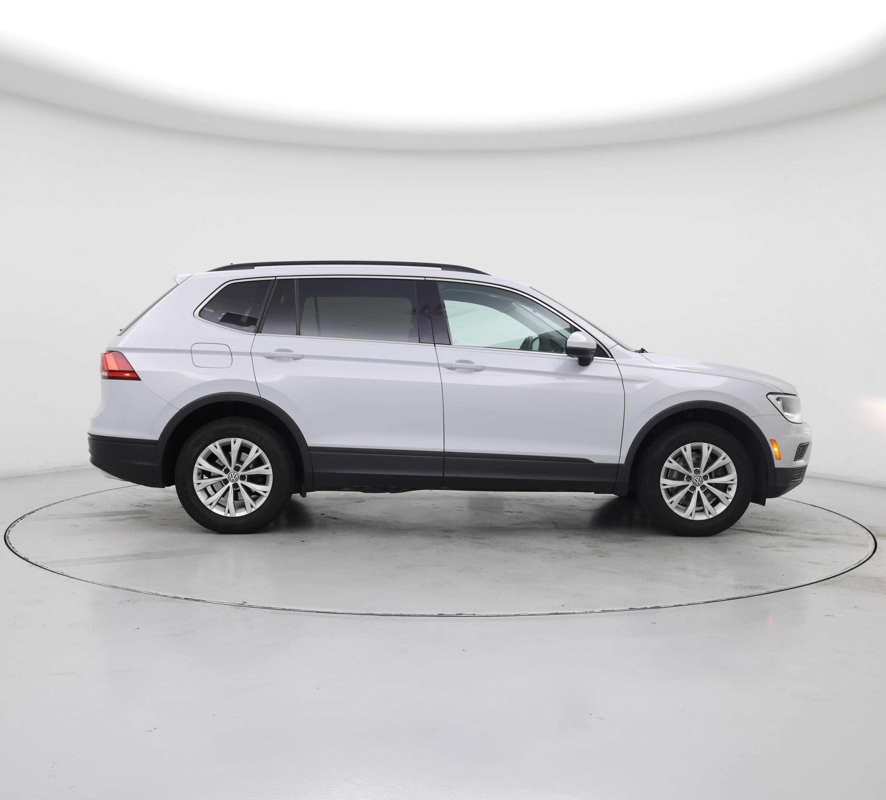 Thumbnail: 2019 Volkswagen Tiguan - 7