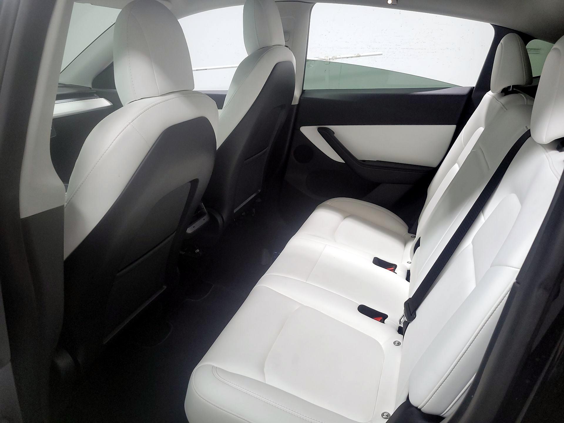 Thumbnail: 2022 Tesla Model Y - 17
