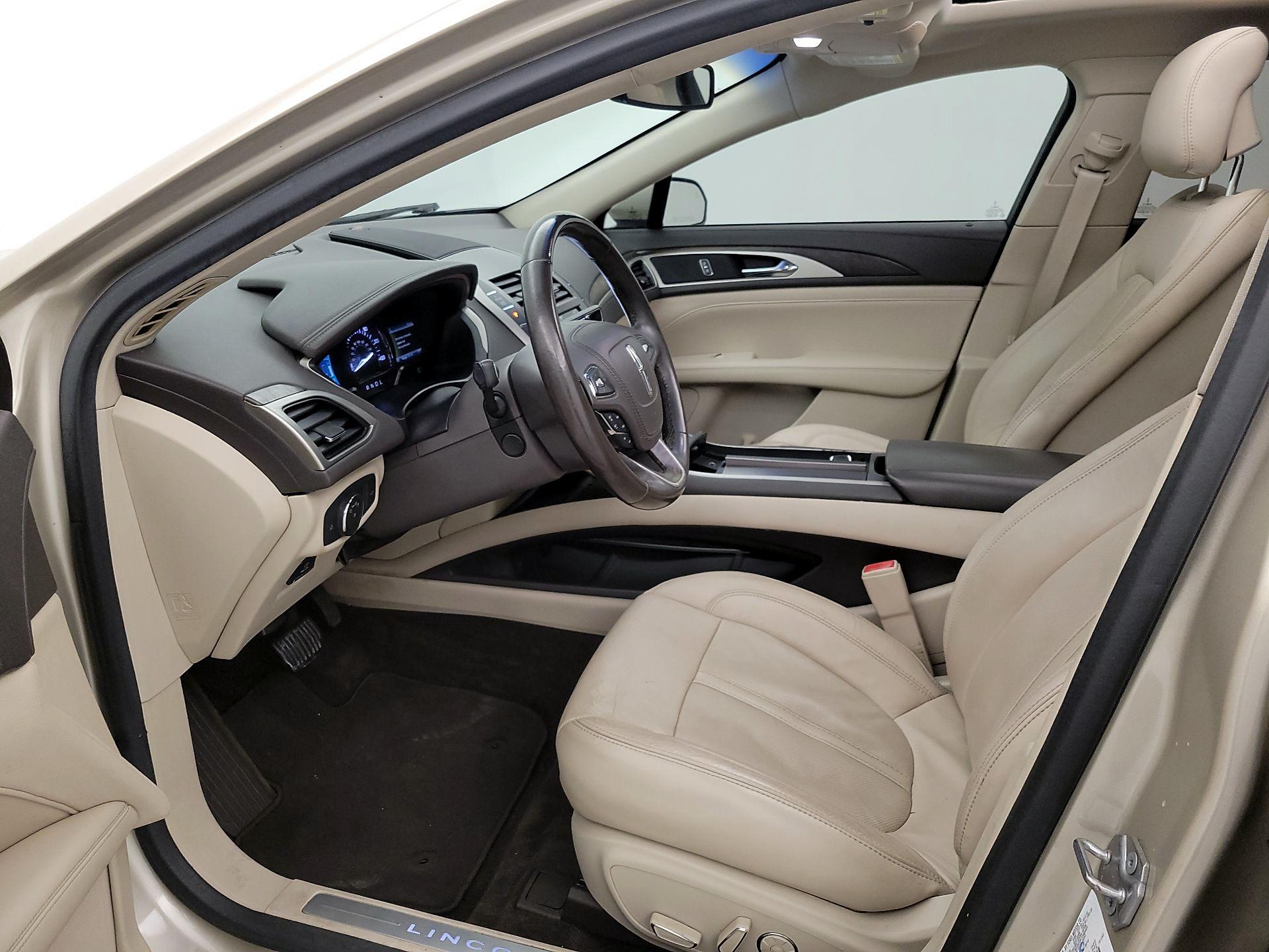 Thumbnail: 2017 Lincoln MKZ - 11